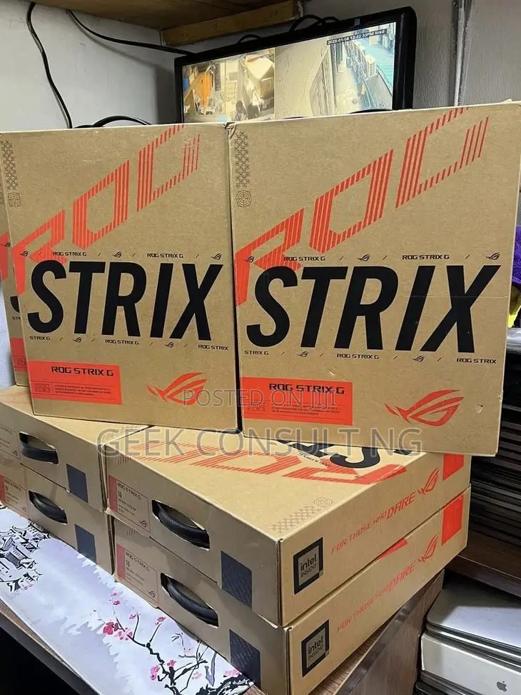 New Laptop Asus ROG Strix G16 G614 32GB Intel Core i9 SSD 1T