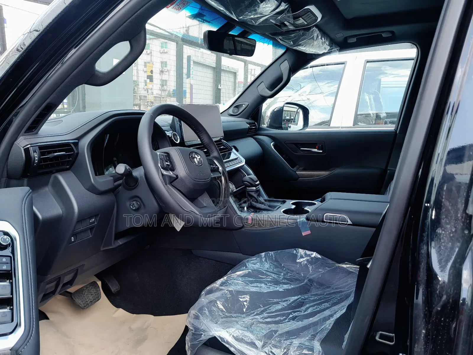 New Toyota Land Cruiser LC300 2025 Black