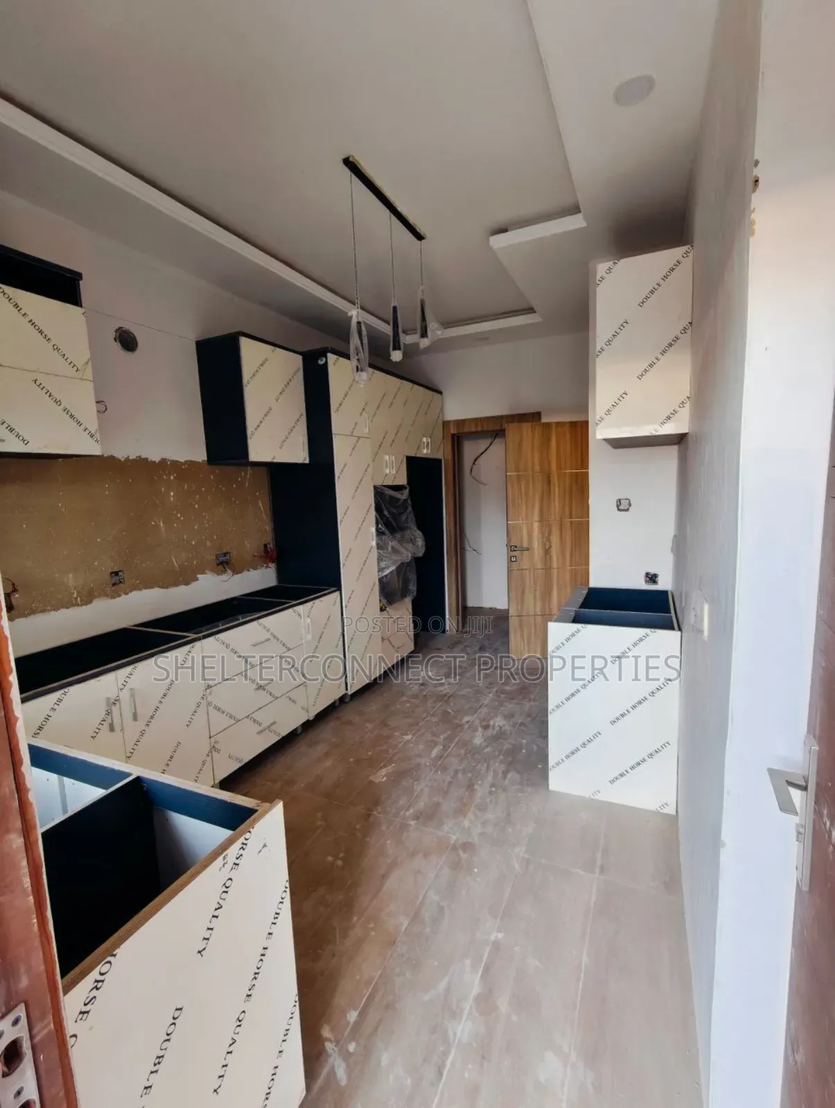4bdrm Duplex in Allen Avenue for sale
