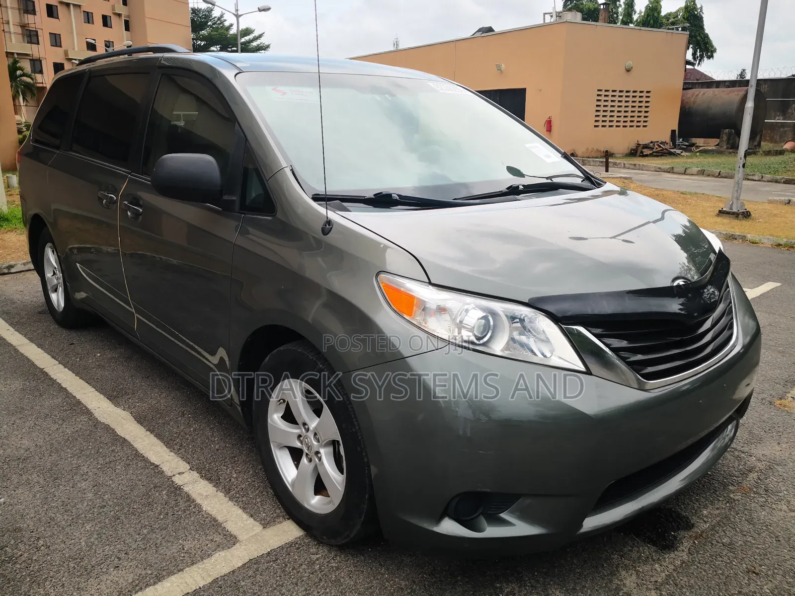 Toyota Sienna LE 8 Passenger 2011 Green