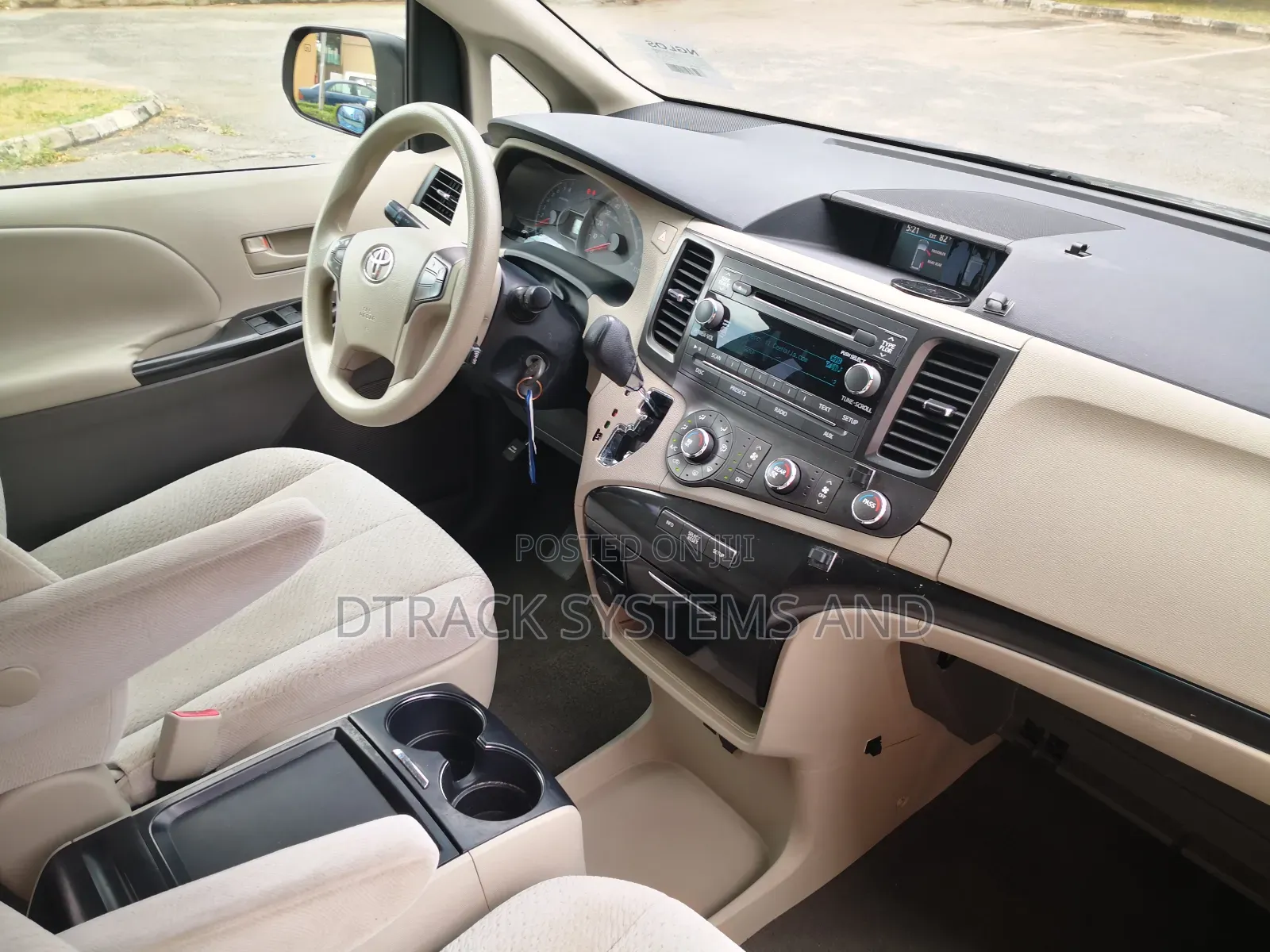 Toyota Sienna LE 8 Passenger 2011 Green