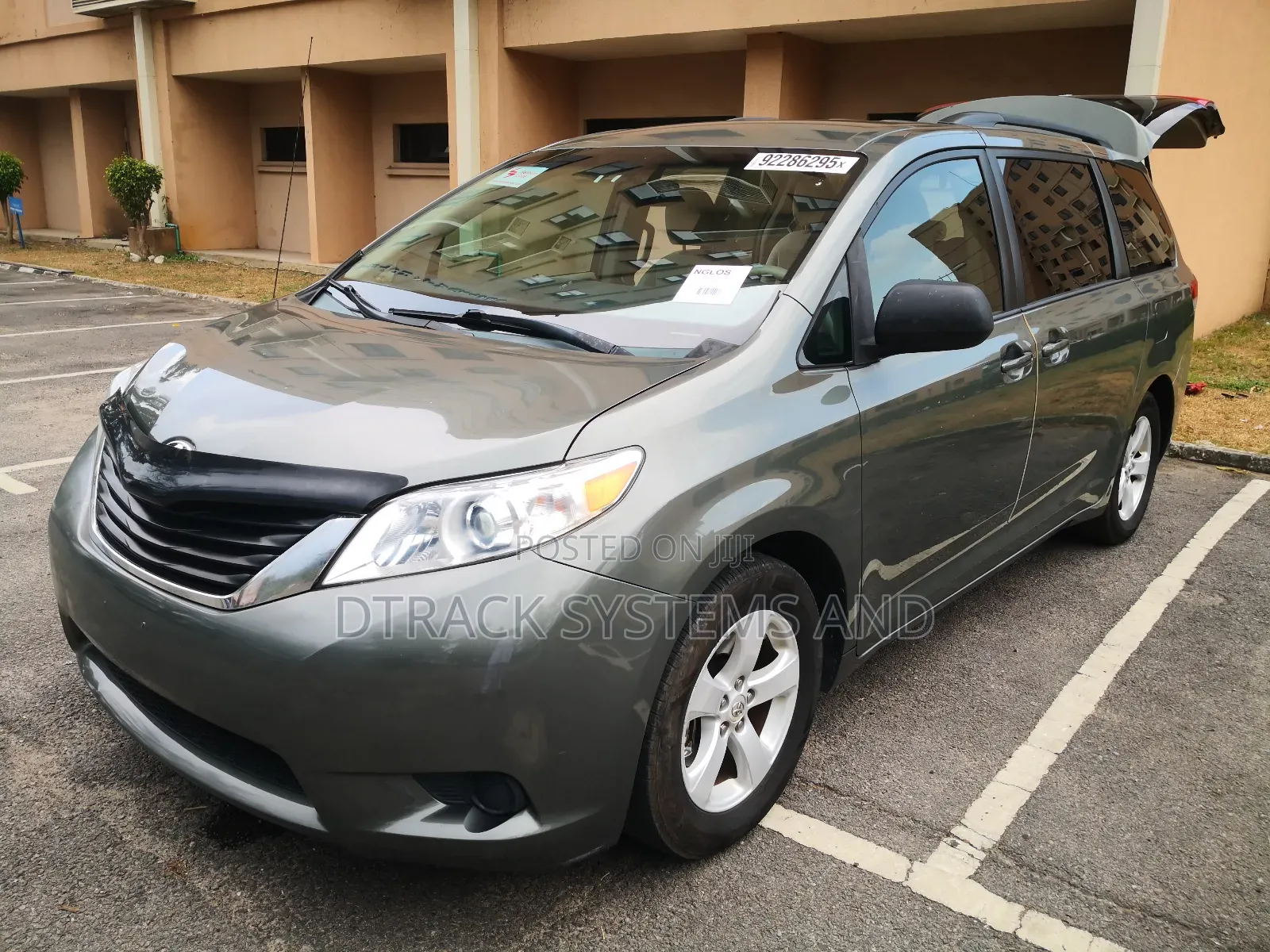 Toyota Sienna LE 8 Passenger 2011 Green
