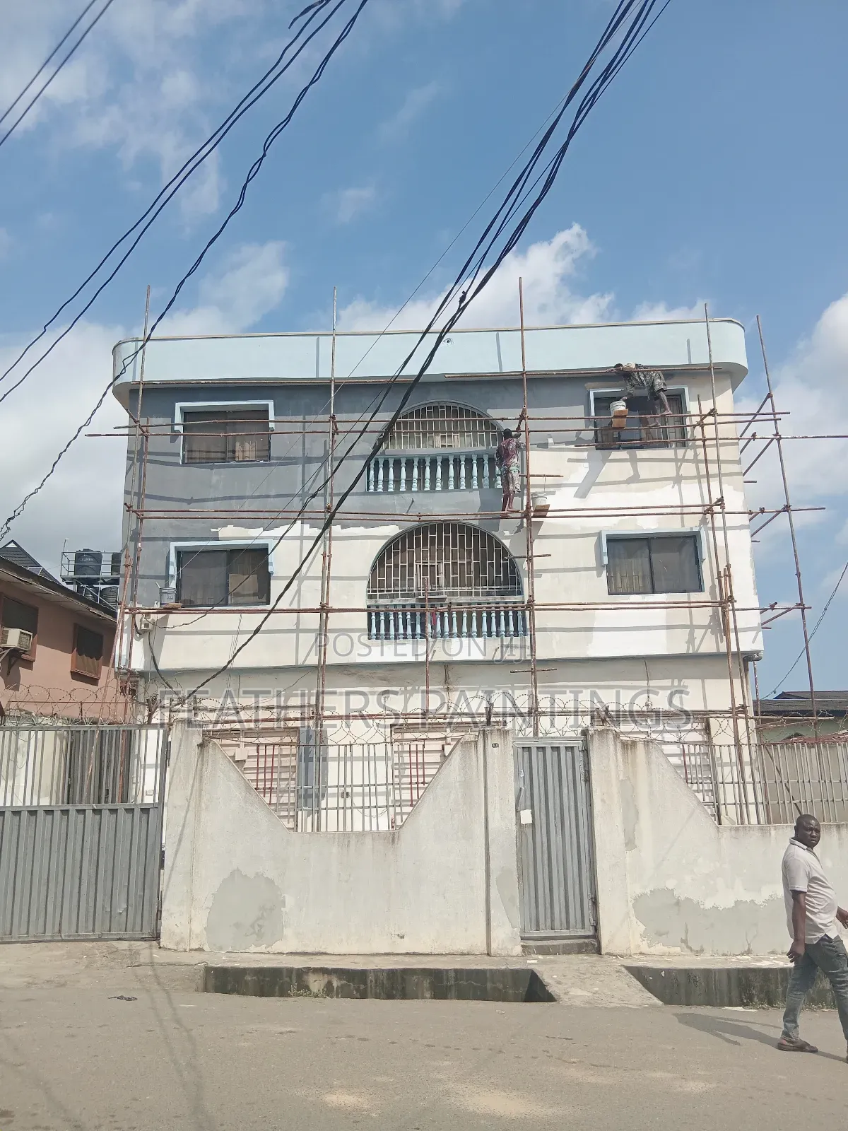 Professional Exterior House Screeding and Painting in Lagos