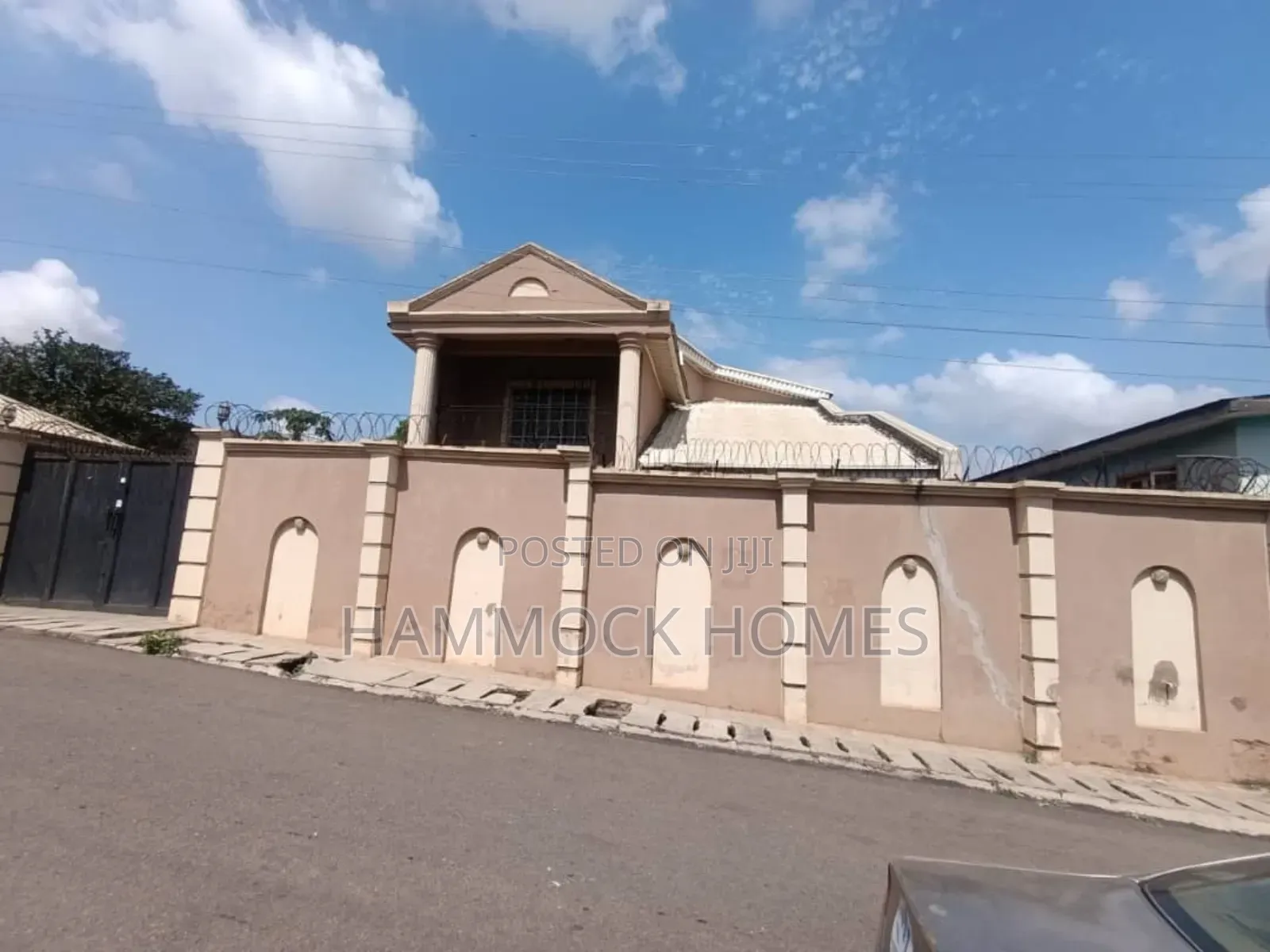 5bdrm Duplex in Tinubu Estate, Iwo Road for sale