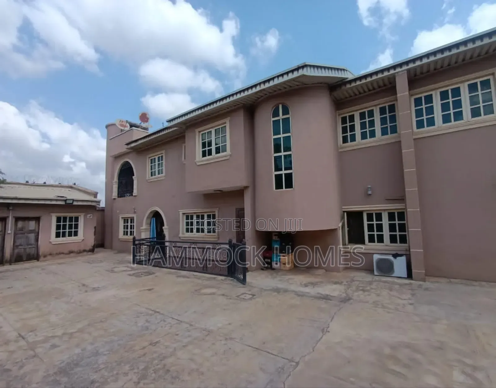 5bdrm Duplex in Tinubu Estate, Iwo Road for sale