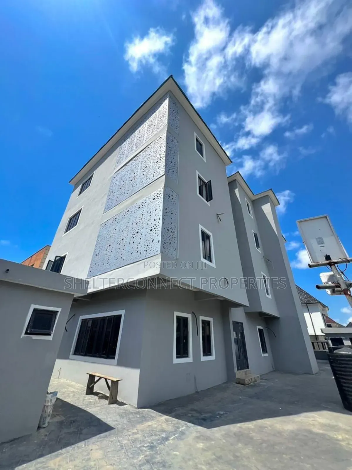 Office Space on 3 Floors With Elevator