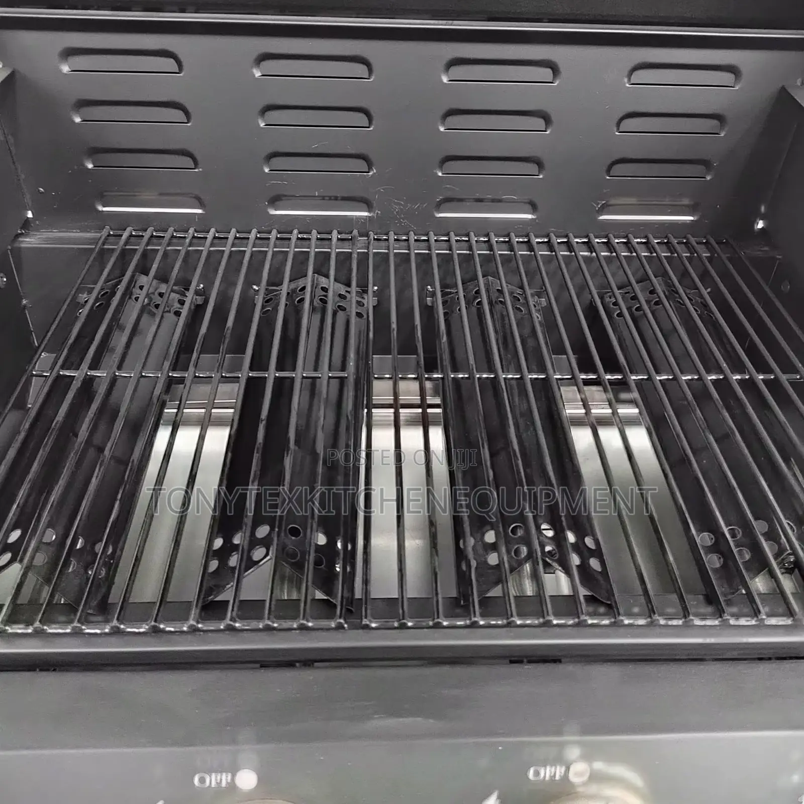 Commercial 4 Burner BBQ Grill With Side Burner