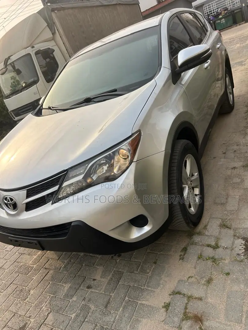 Toyota RAV4 LE AWD (2.5L 4cyl 6A) 2013 Silver