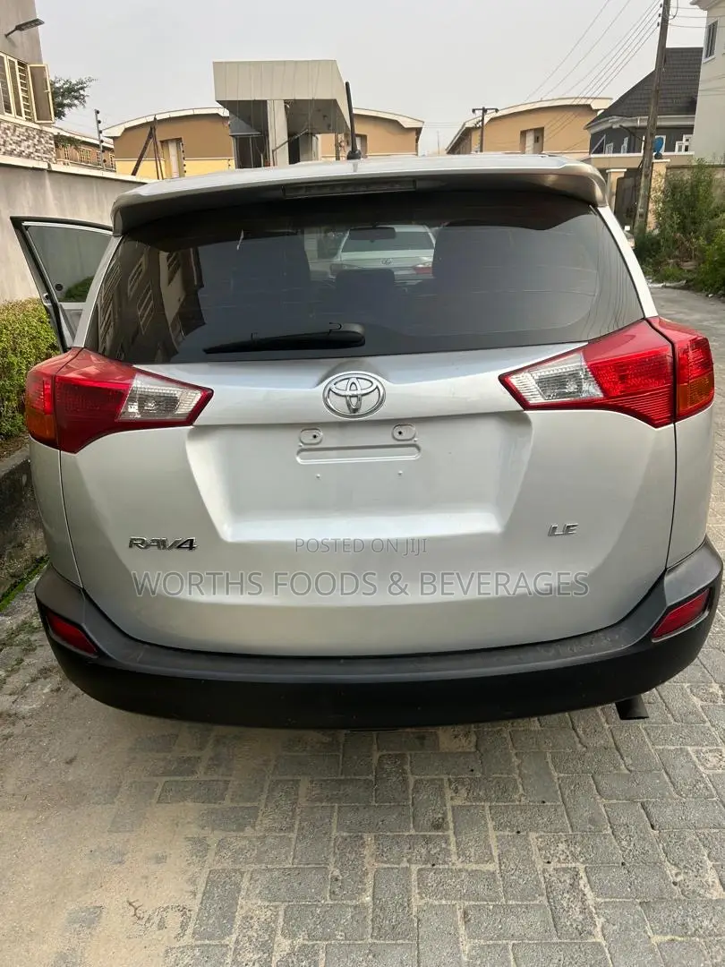 Toyota RAV4 LE AWD (2.5L 4cyl 6A) 2013 Silver