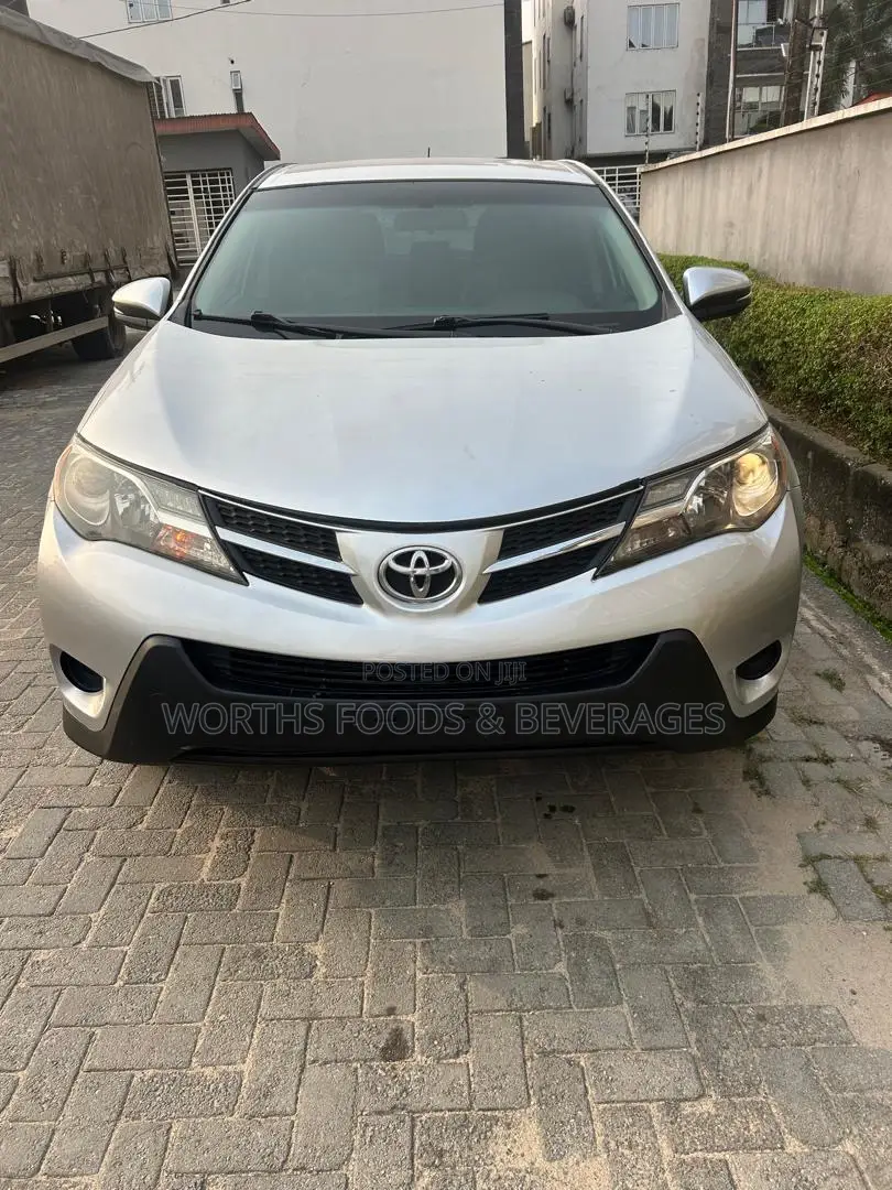Toyota RAV4 LE AWD (2.5L 4cyl 6A) 2013 Silver