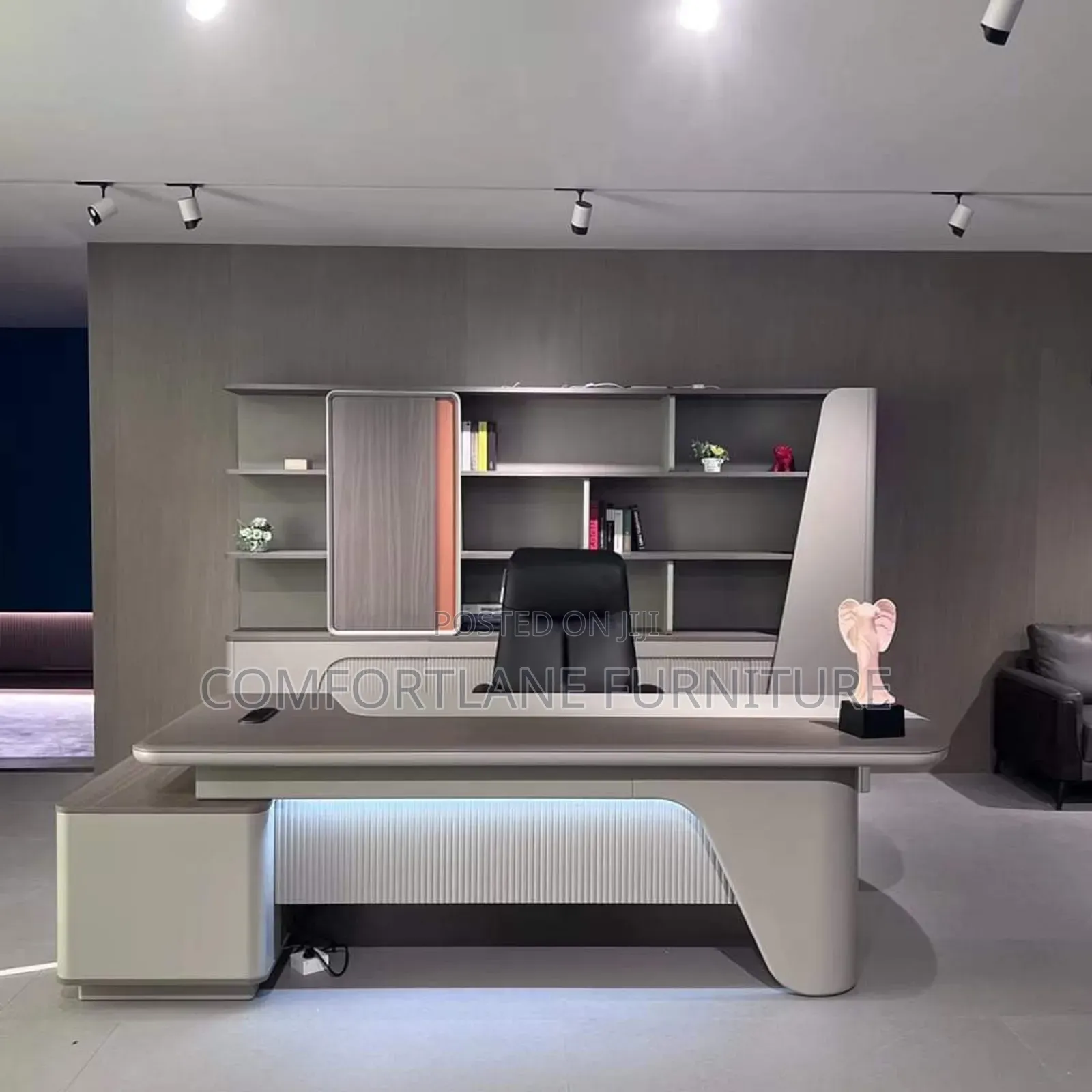 Sophisticated Executive Table Design