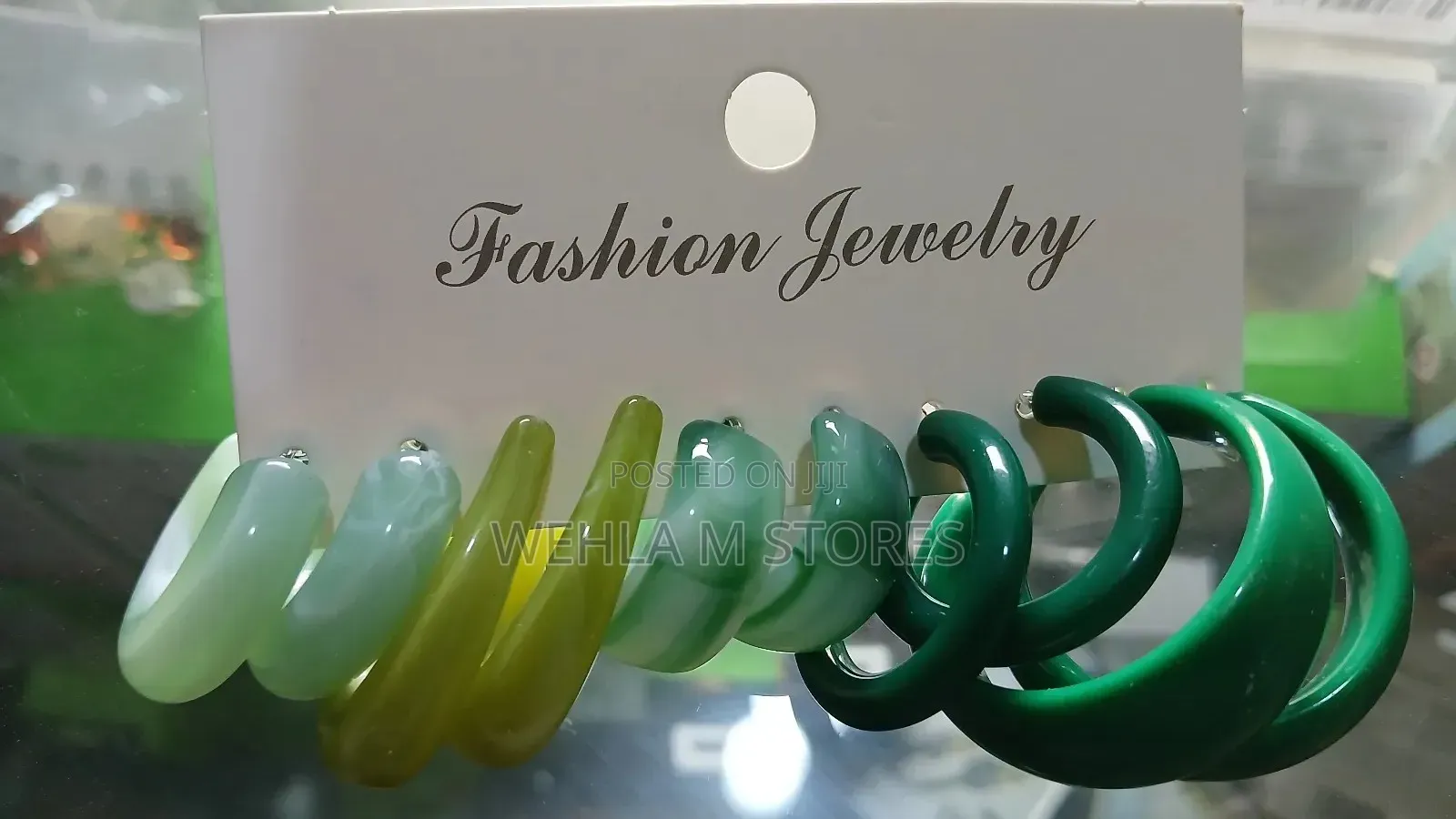 A T of Polchrome Earrings (Green) - 5 Pairs