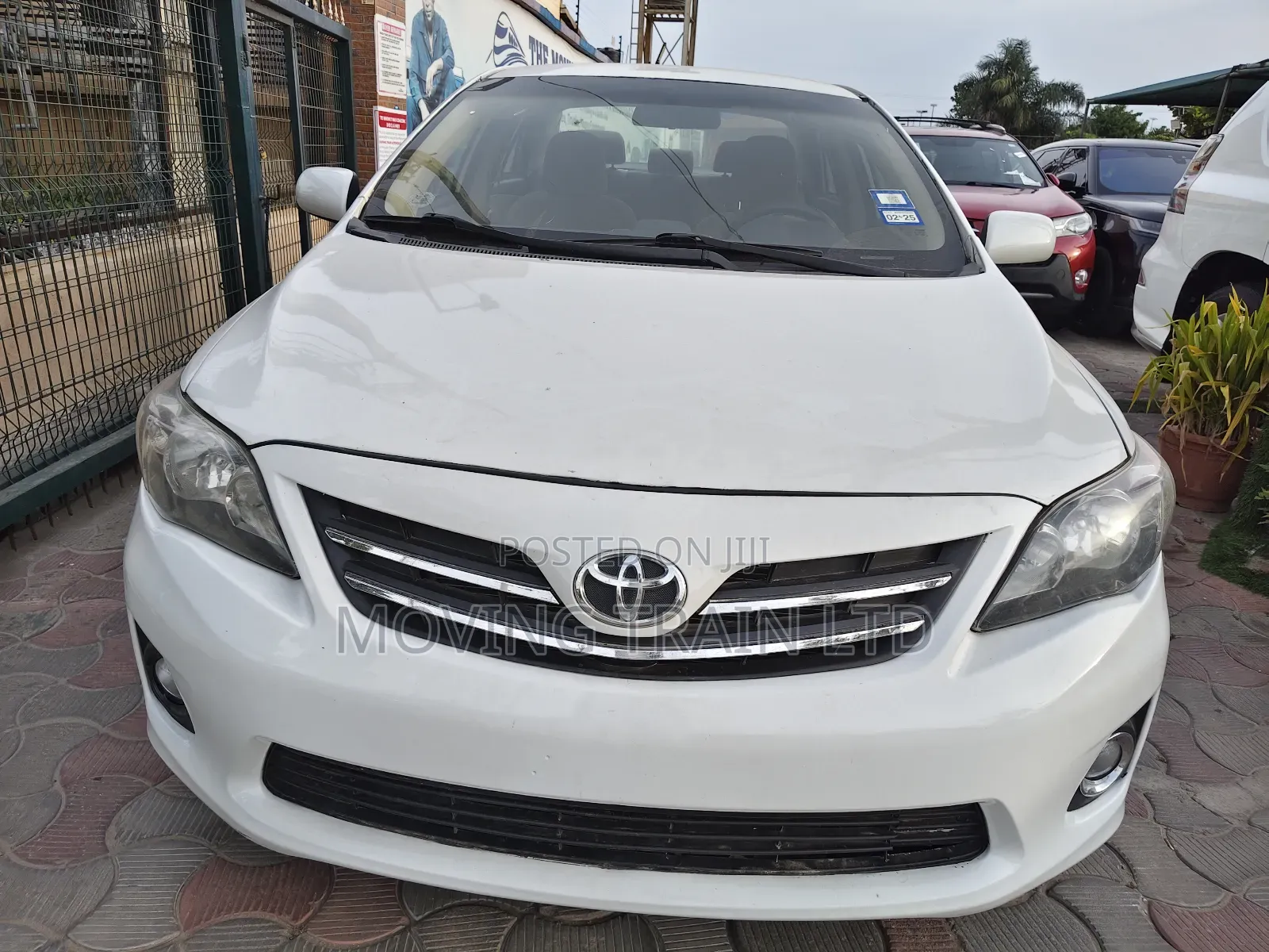 Toyota Corolla LE Special Edition 4dr Sedan (1.8L 4cyl 4A) 2013 White