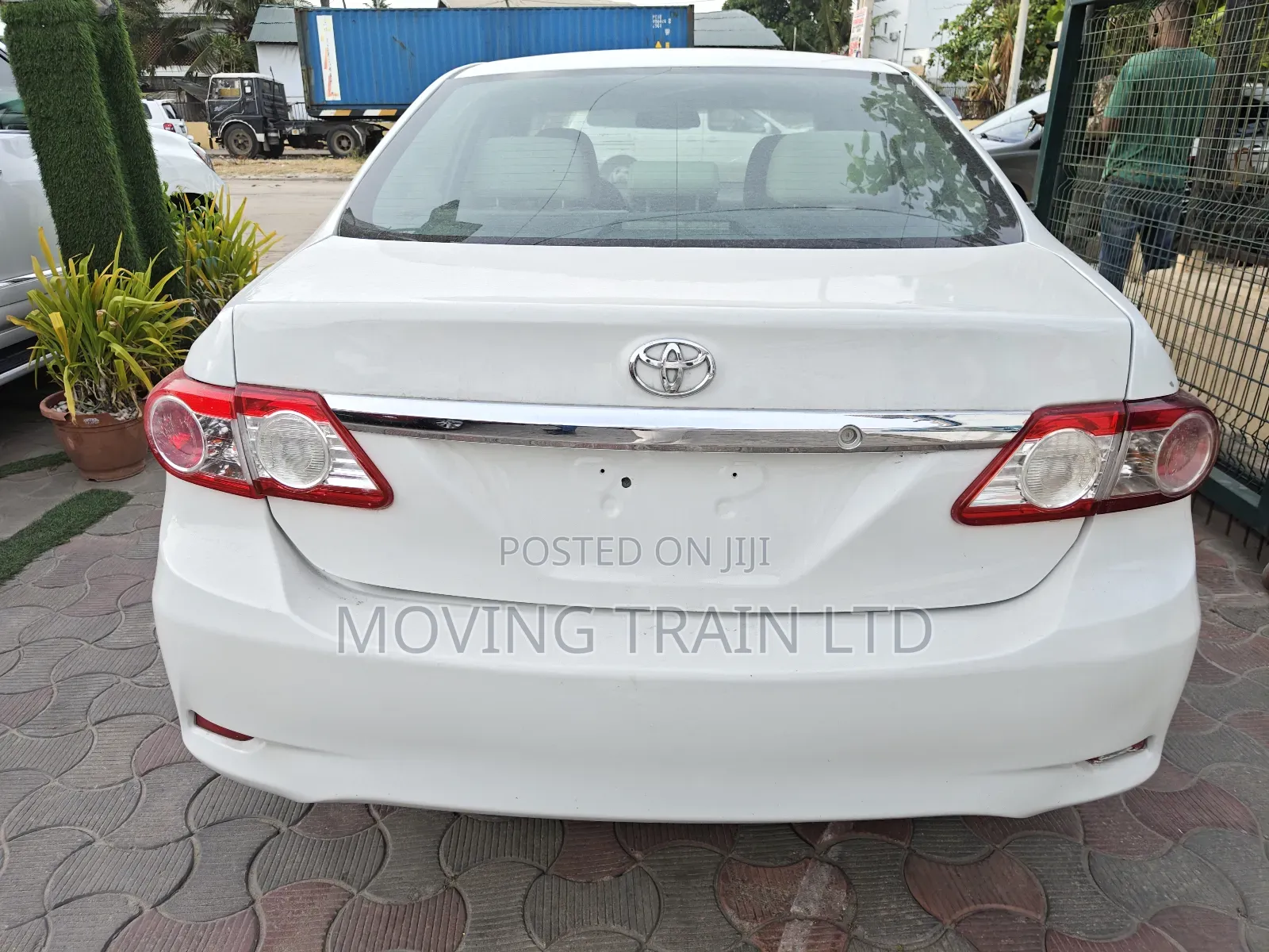 Toyota Corolla LE Special Edition 4dr Sedan (1.8L 4cyl 4A) 2013 White