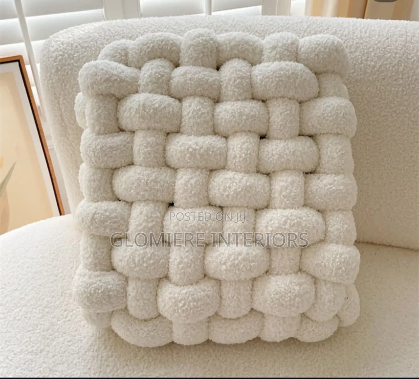 Knotted Accent Throw Pillow – Modern Luxe Comfort
