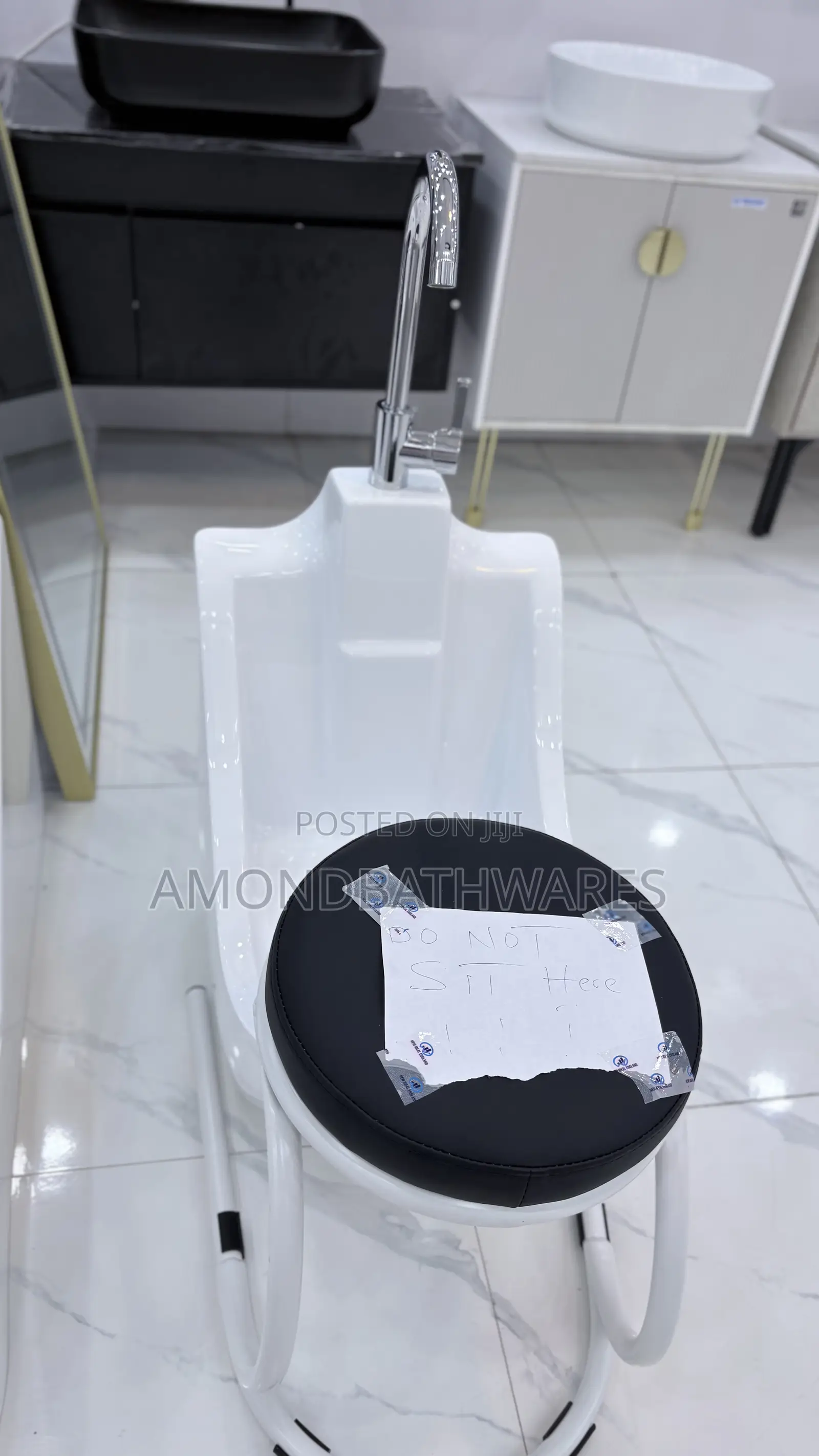 Luxury Pedicure Spa Basin With Adjustable Technician Seat