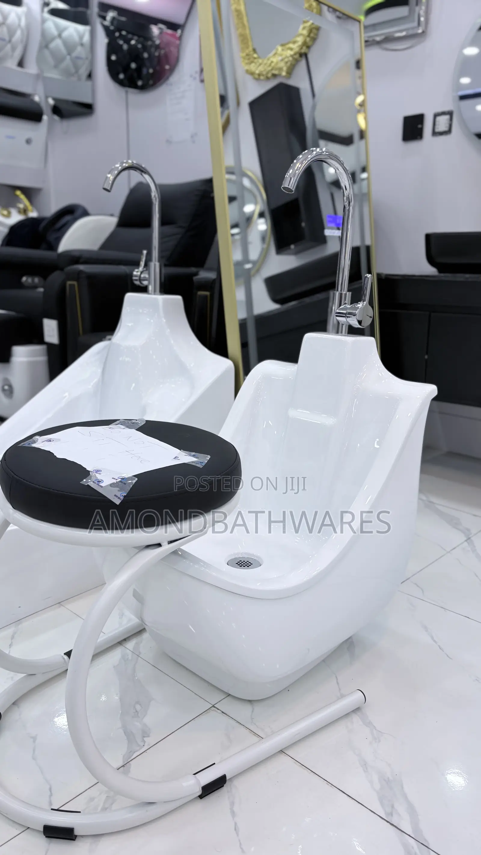 Luxury Pedicure Spa Basin With Adjustable Technician Seat