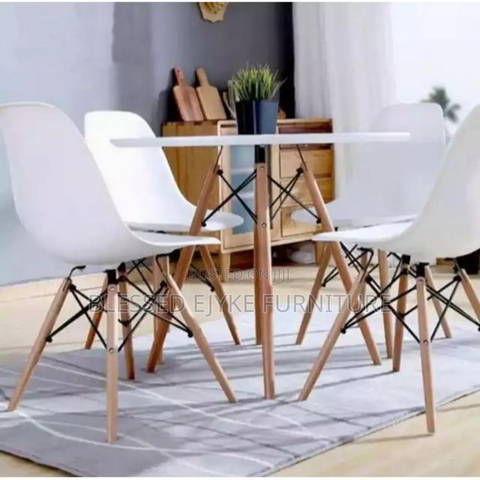 Round Dining Table With Wooden Legs 4 Plastic Dinning Chairs