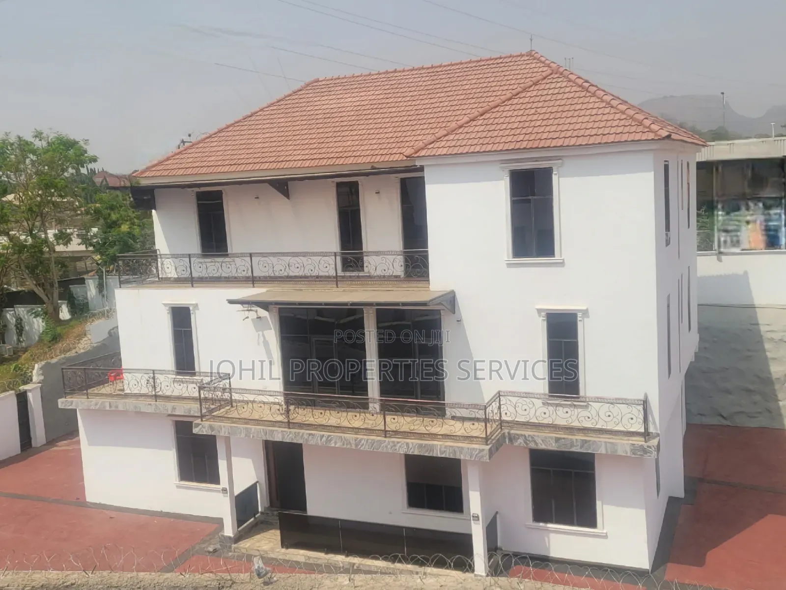 6bdrm Duplex in Asokoro for sale