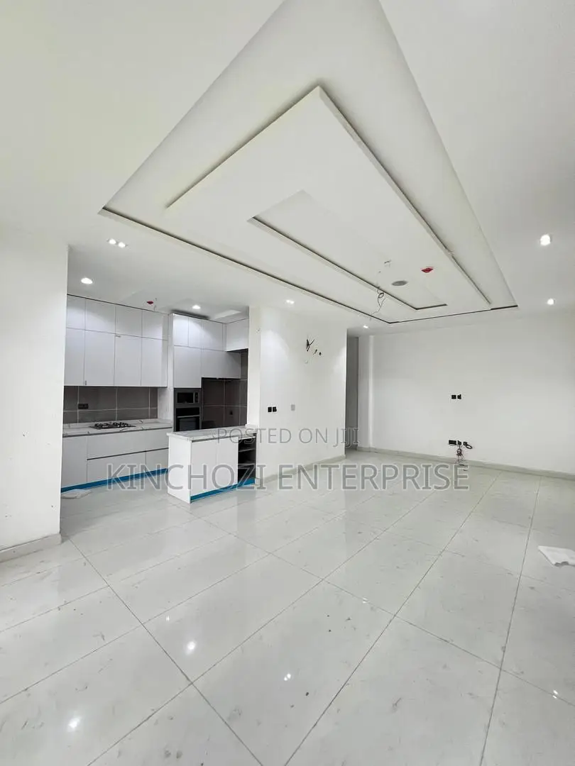 2bdrm Block of Flats in Lekki Phase 1 for sale