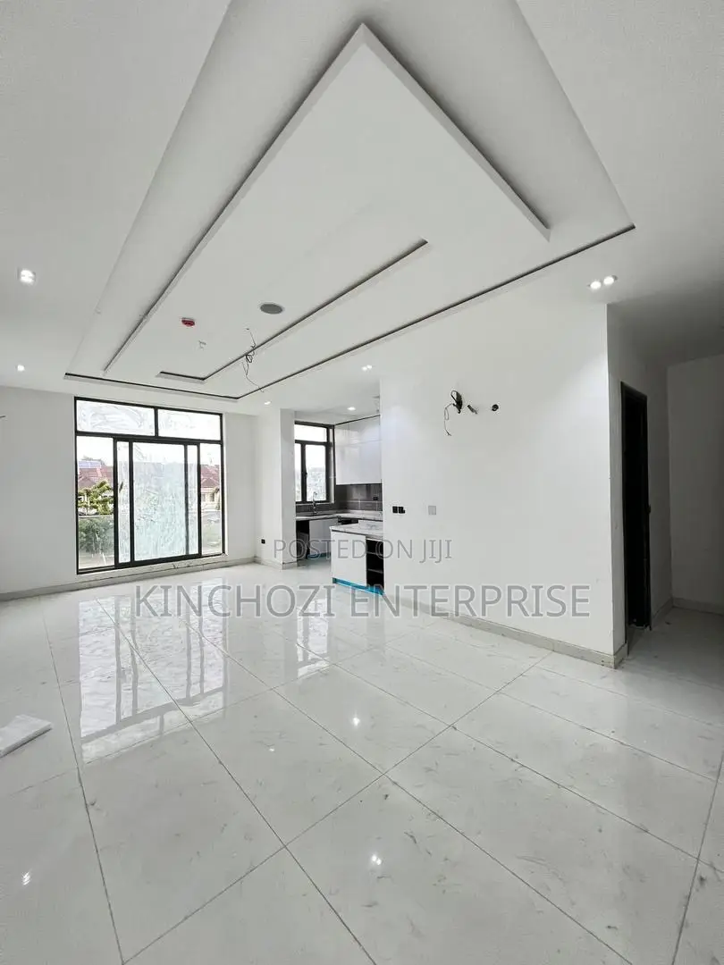 2bdrm Block of Flats in Lekki Phase 1 for sale