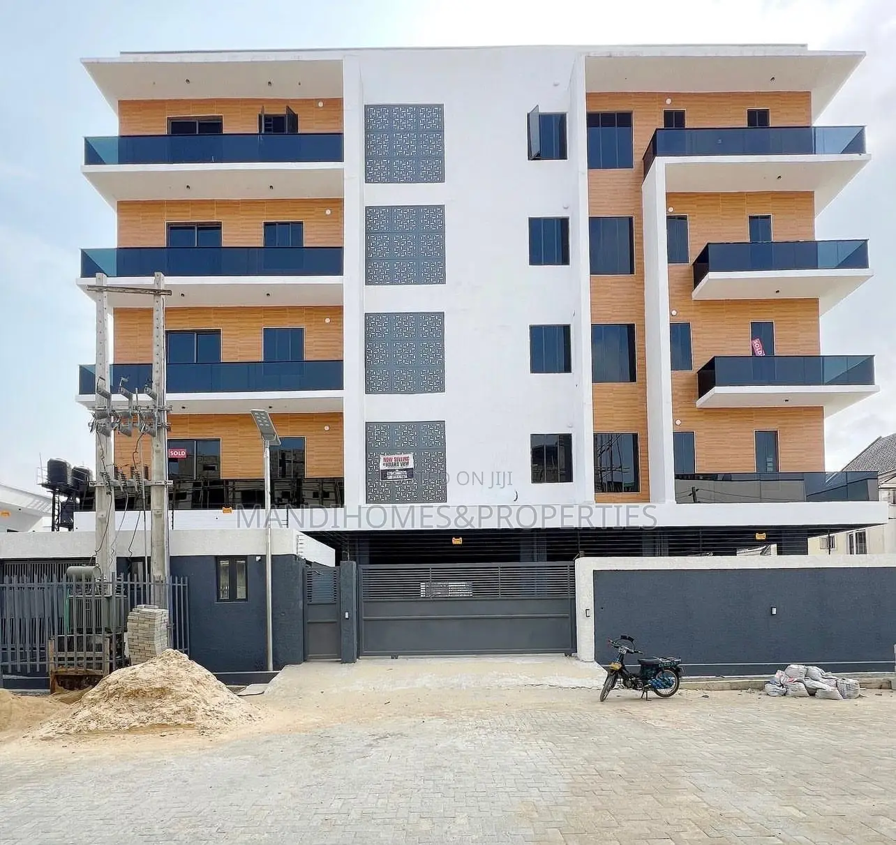 2bdrm Apartment in Lekki for sale