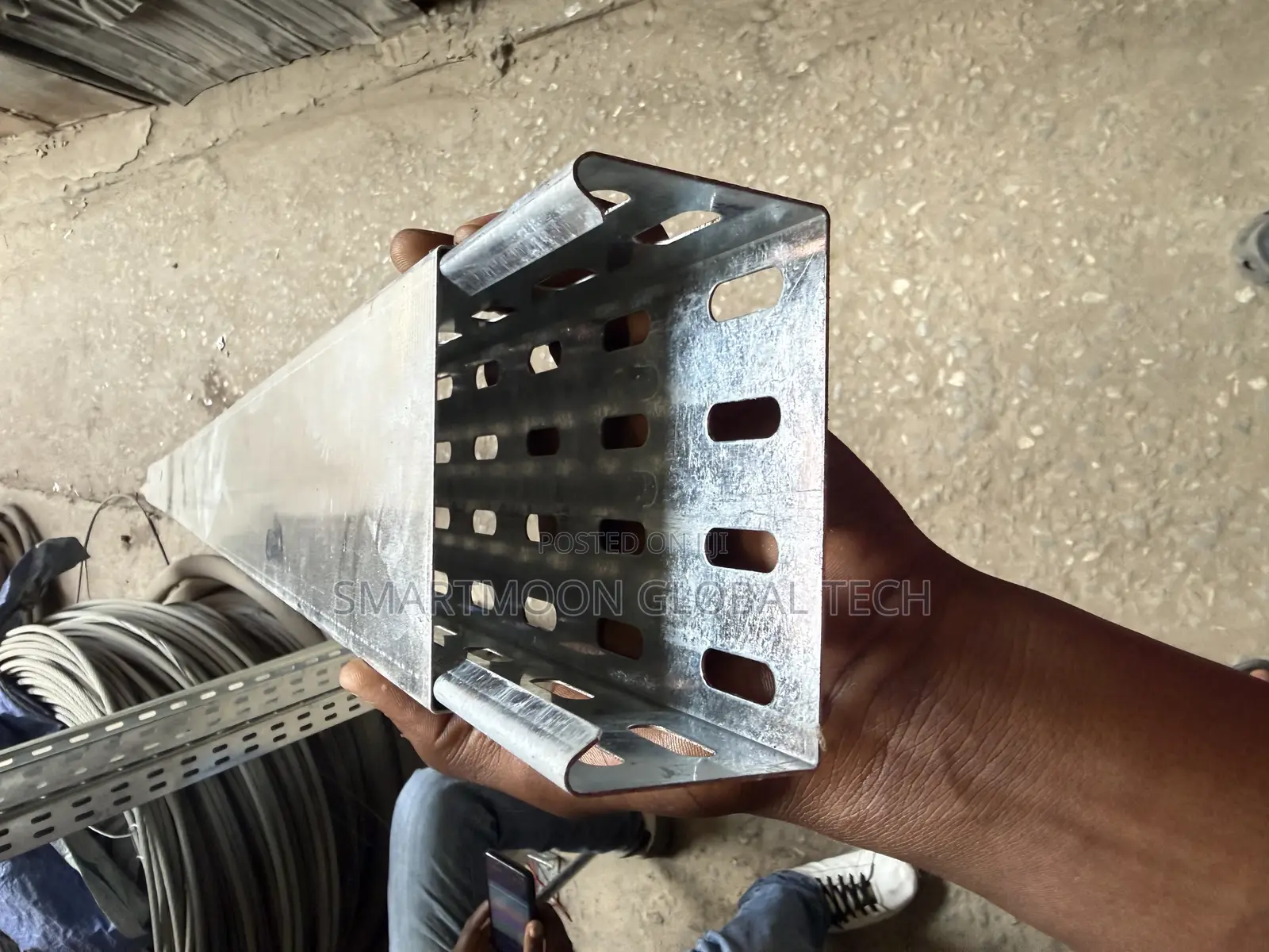 100 by 50mm Cable Tray With Cover