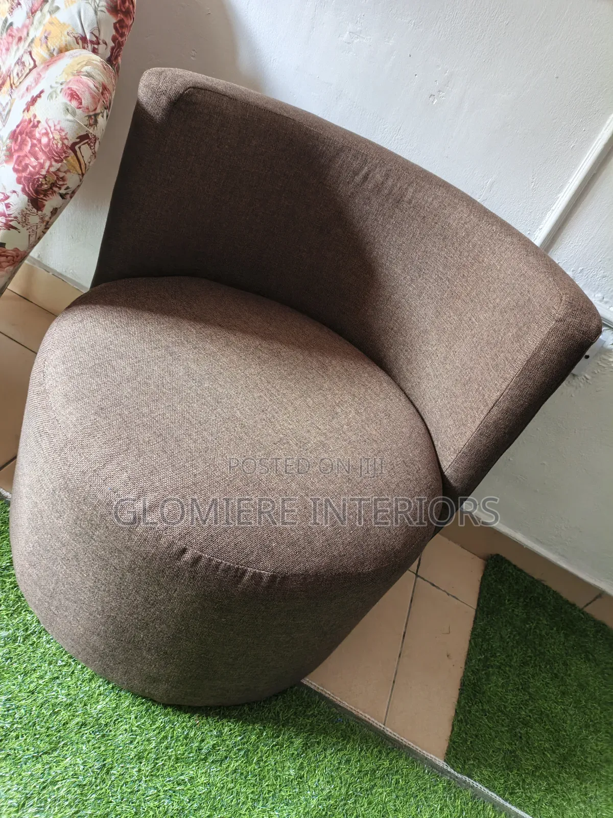 Brown Round Accent Chair With Ottoman Pillows