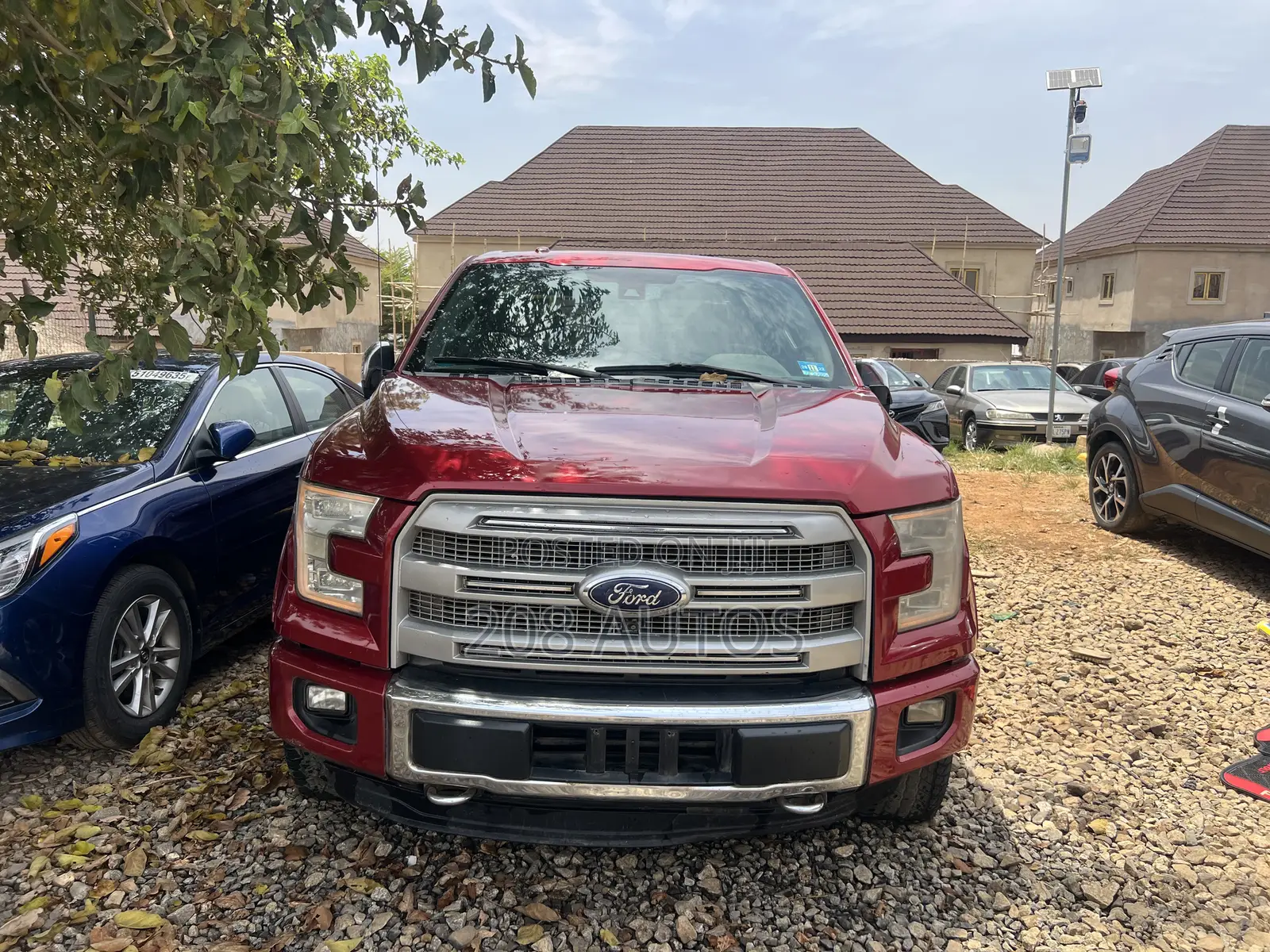 Ford F-150 Platinum 4x4 SuperCrew Cab Styleside 5.5 ft. box 145 in. WB
