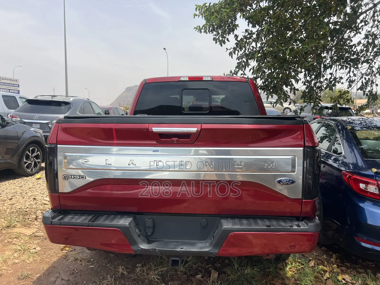 Ford F-150 Platinum 4x4 SuperCrew Cab Styleside 5.5 ft. box 145 in. WB