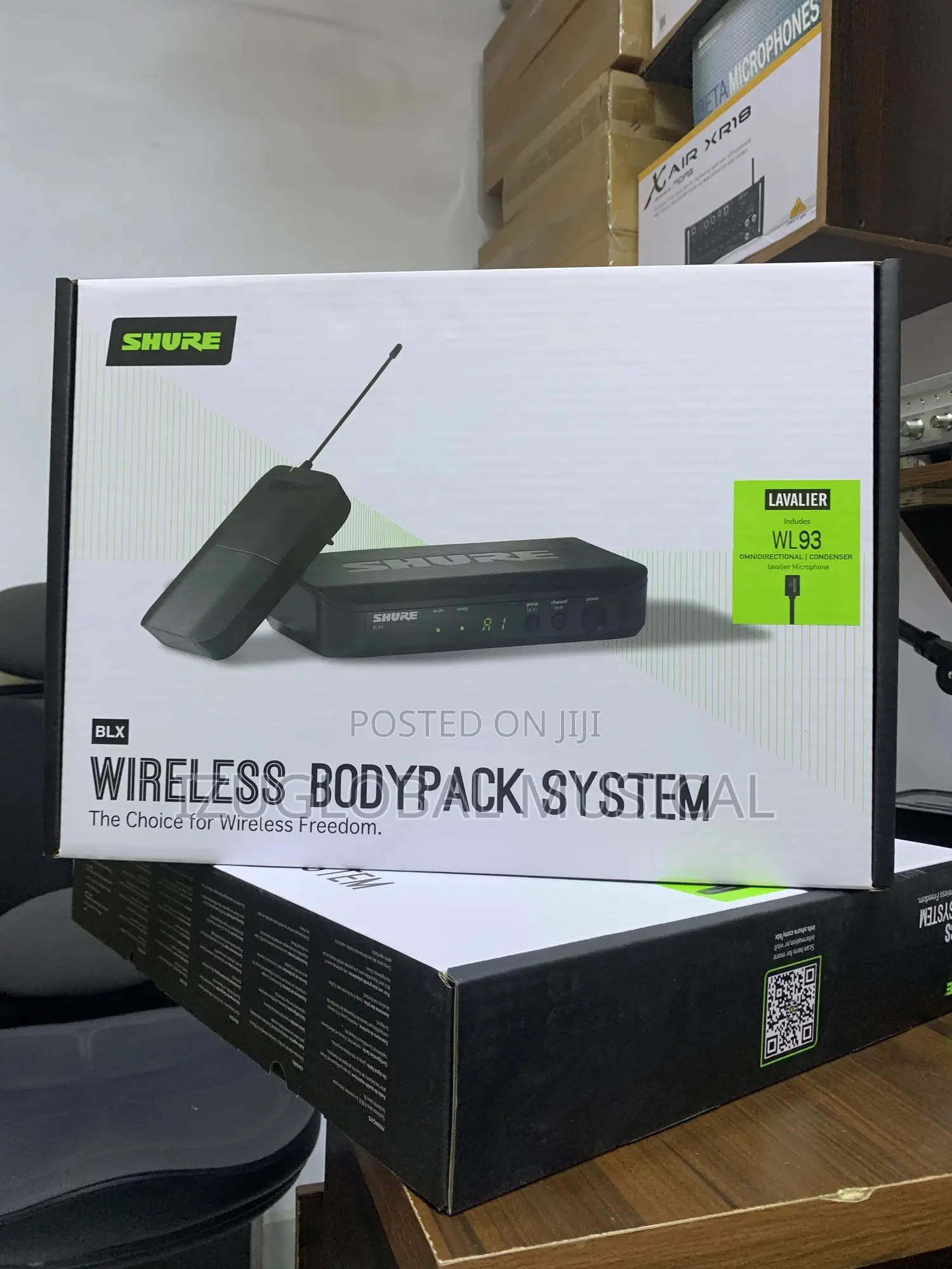 Shure Blx14/CVL Wireless Microphone System - 14-Hour Battery Life,