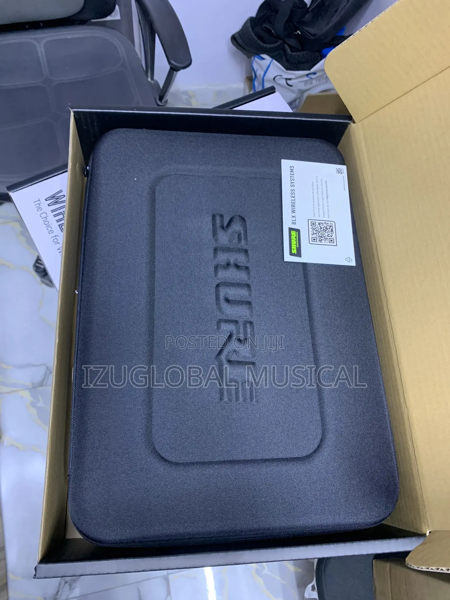 Shure Blx14/CVL Wireless Microphone System - 14-Hour Battery Life,