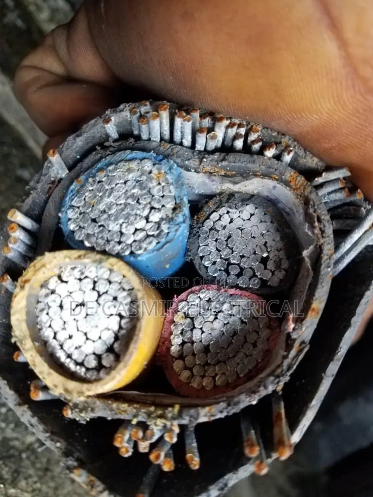 4x300mm2 Armoured Aluminium Cable