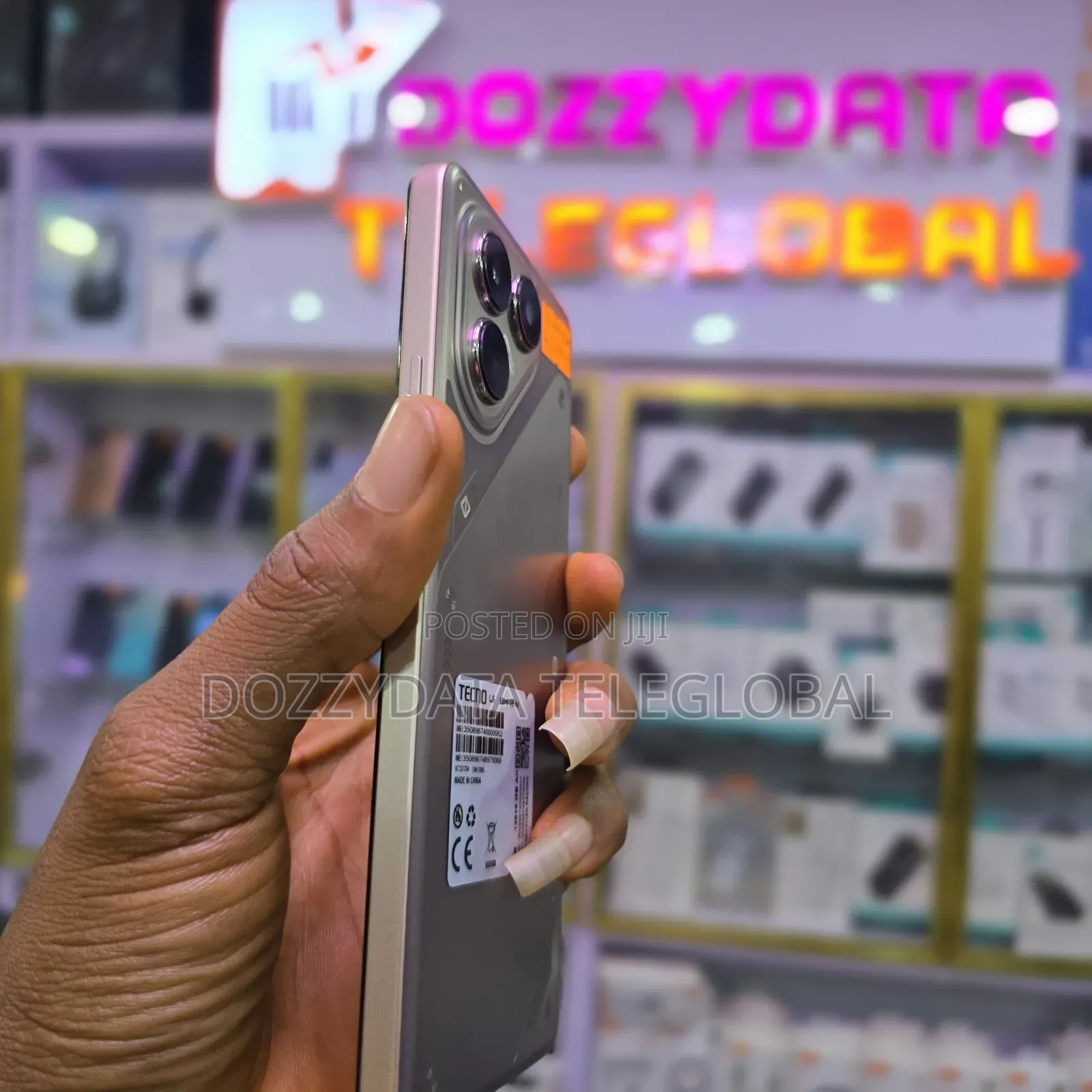 Tecno Pova 7 128 GB Gold