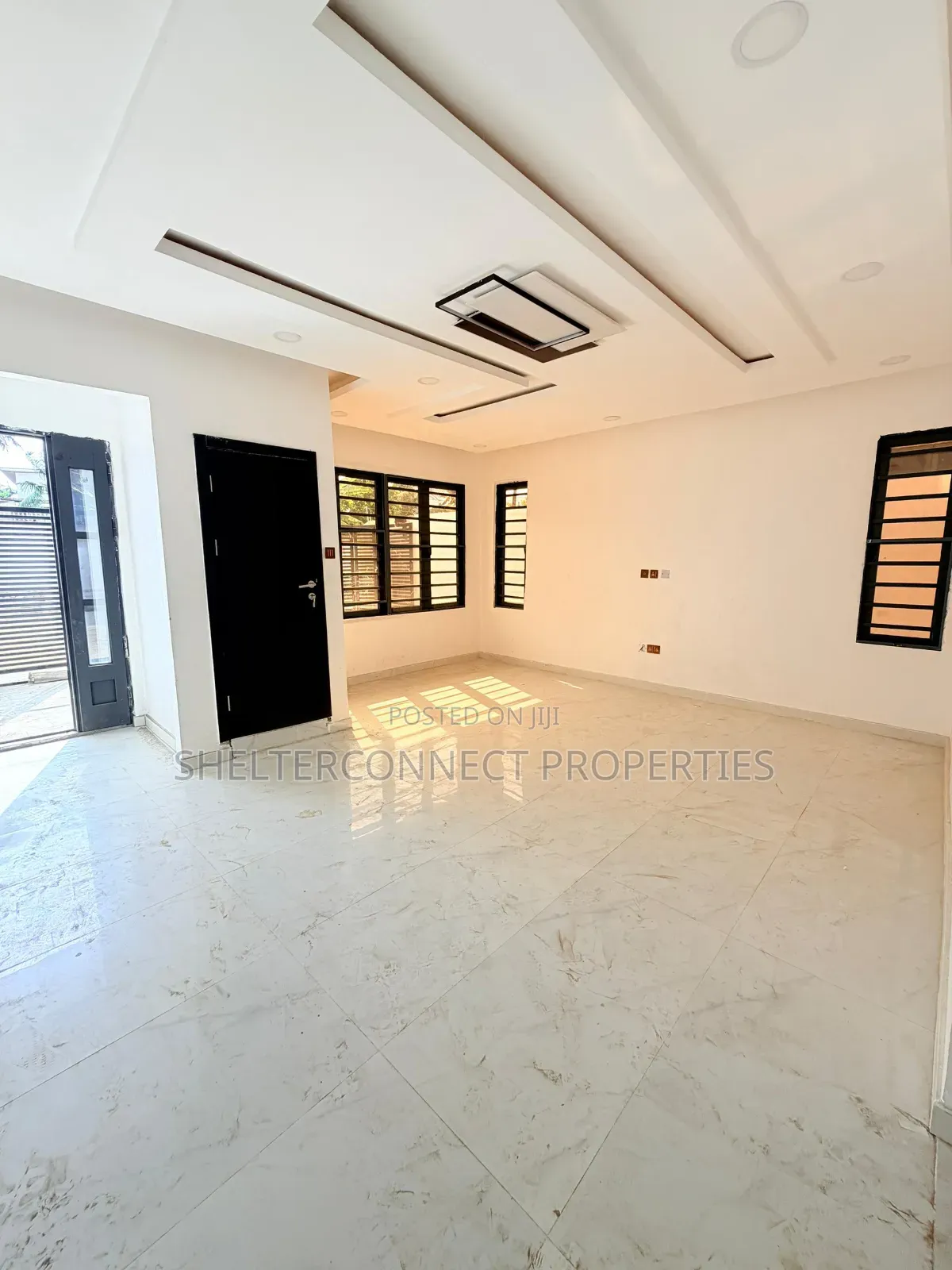 5bdrm Duplex in Anthony Village for sale