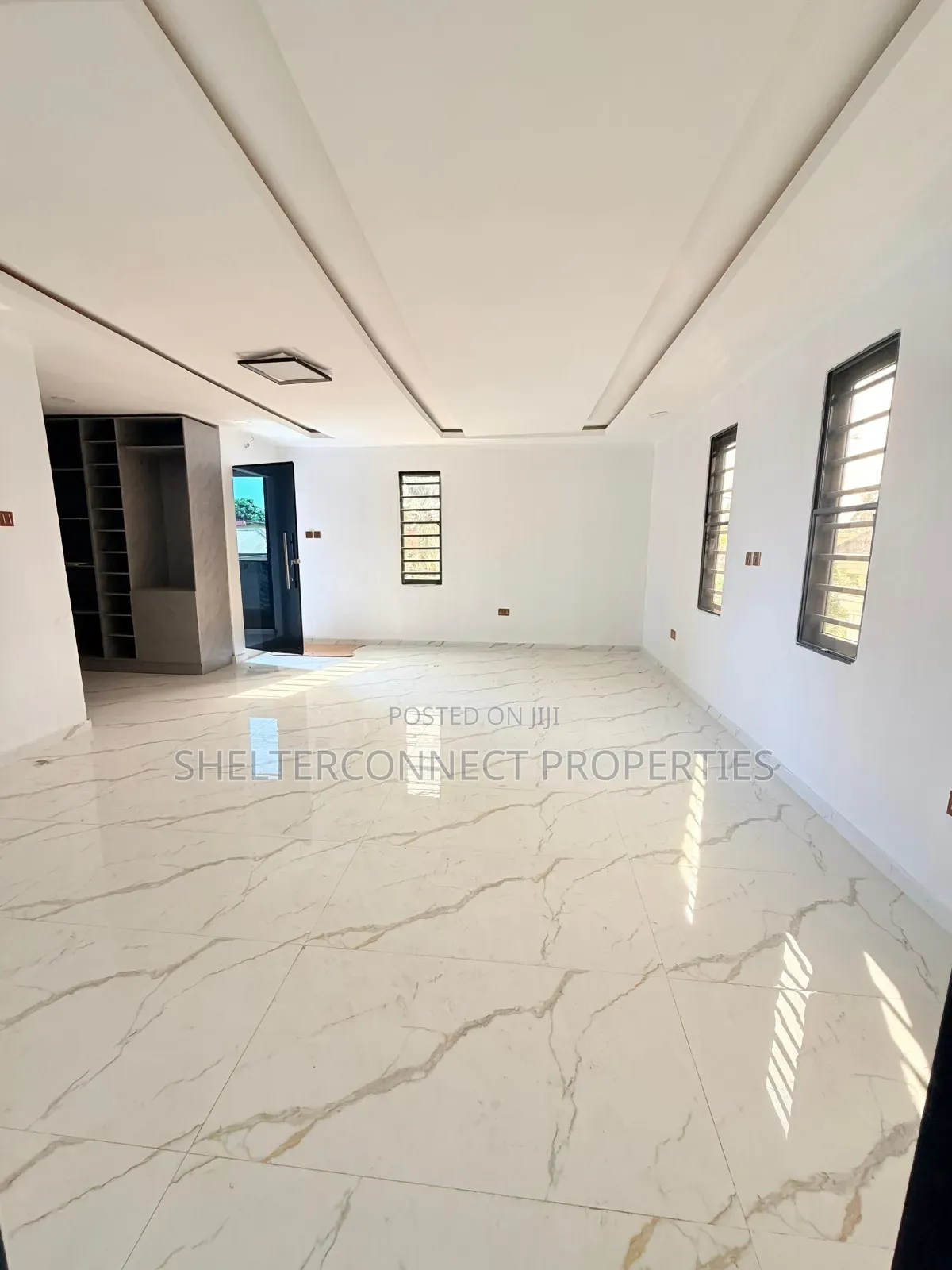 5bdrm Duplex in Anthony Village for sale
