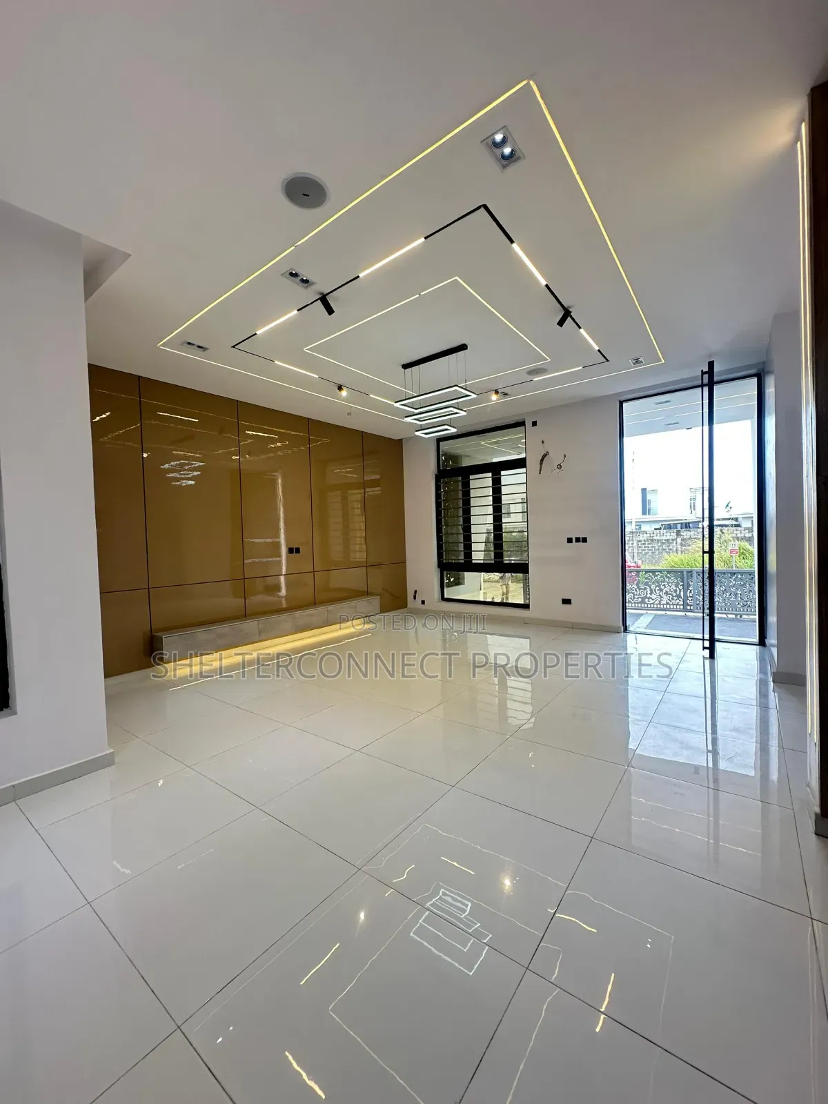 5bdrm Duplex in Off Lekki-Epe Expressway for sale