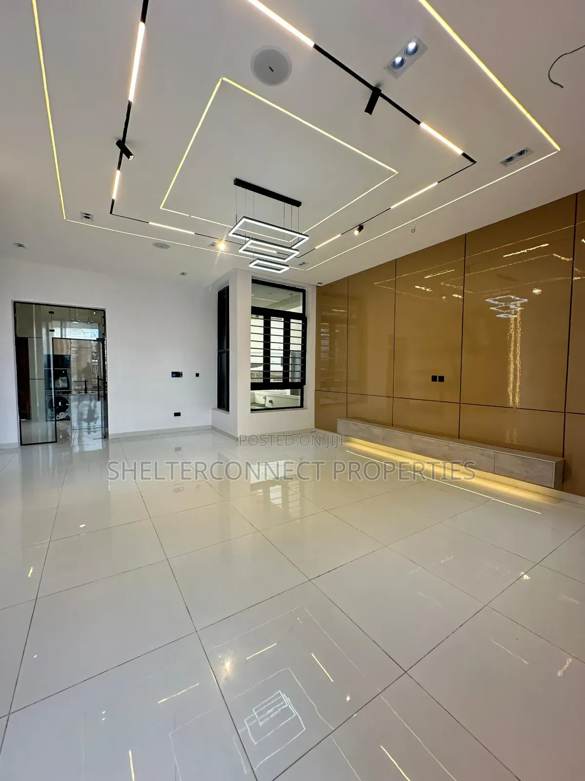 5bdrm Duplex in Off Lekki-Epe Expressway for sale