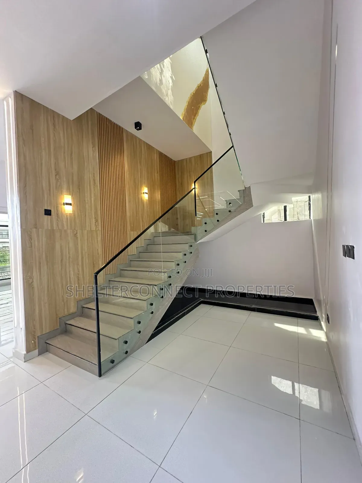 5bdrm Duplex in Off Lekki-Epe Expressway for sale