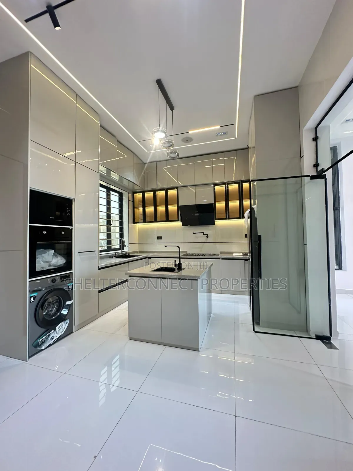 5bdrm Duplex in Off Lekki-Epe Expressway for sale