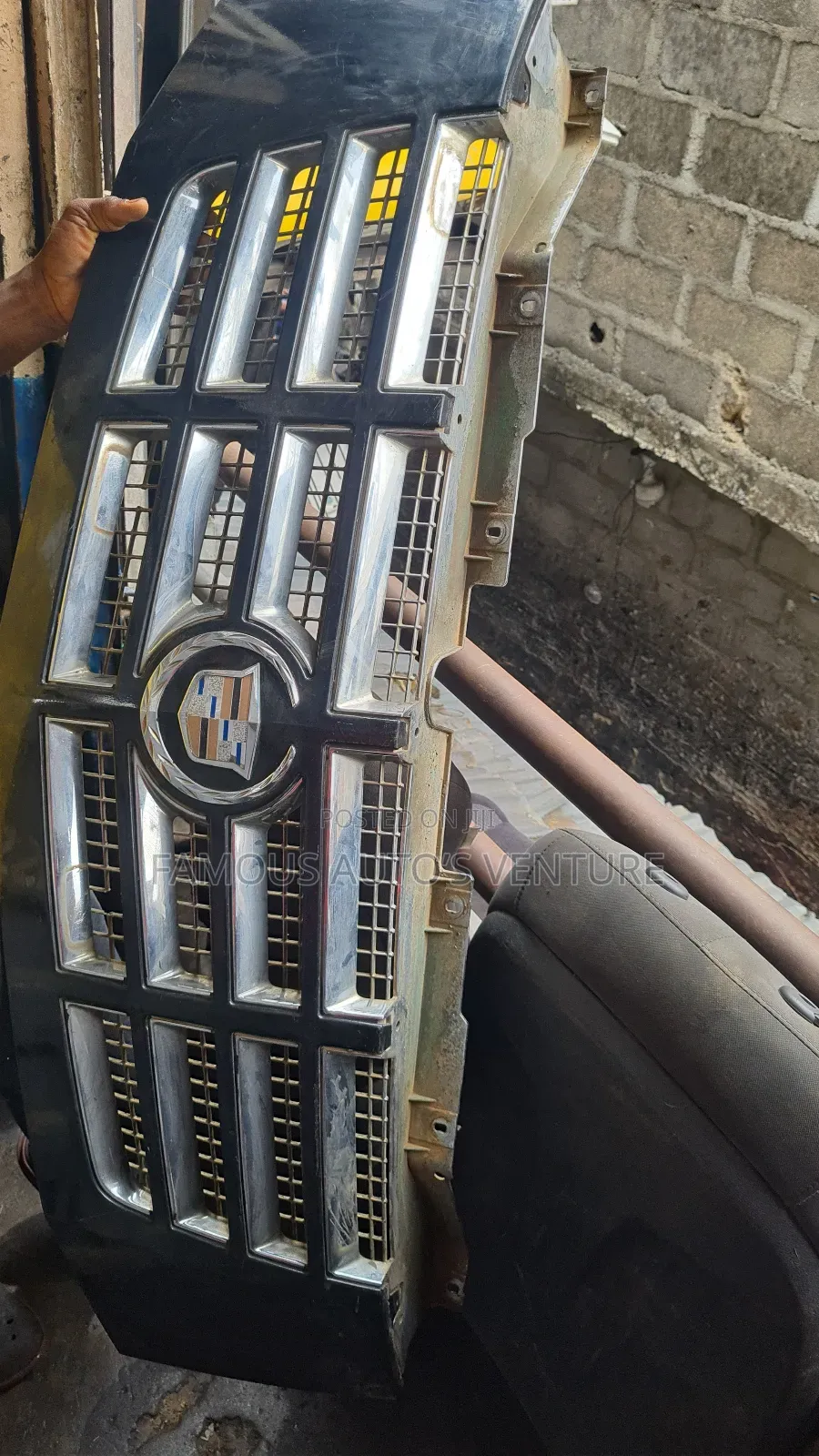 Front Grill GMC Escalate