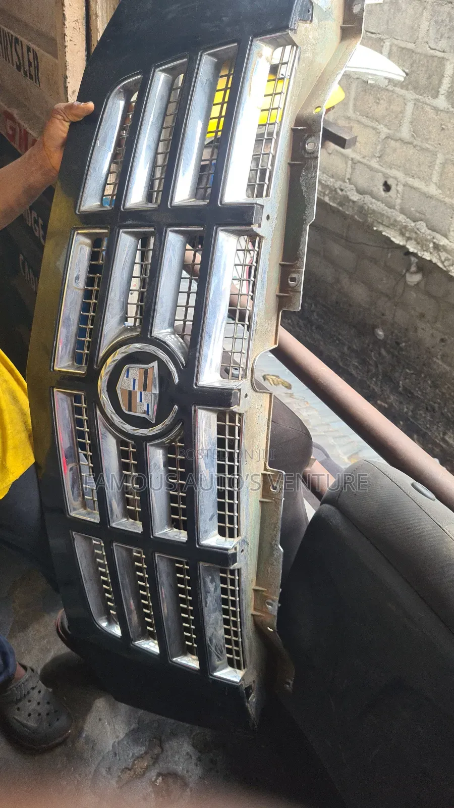 Front Grill GMC Escalate