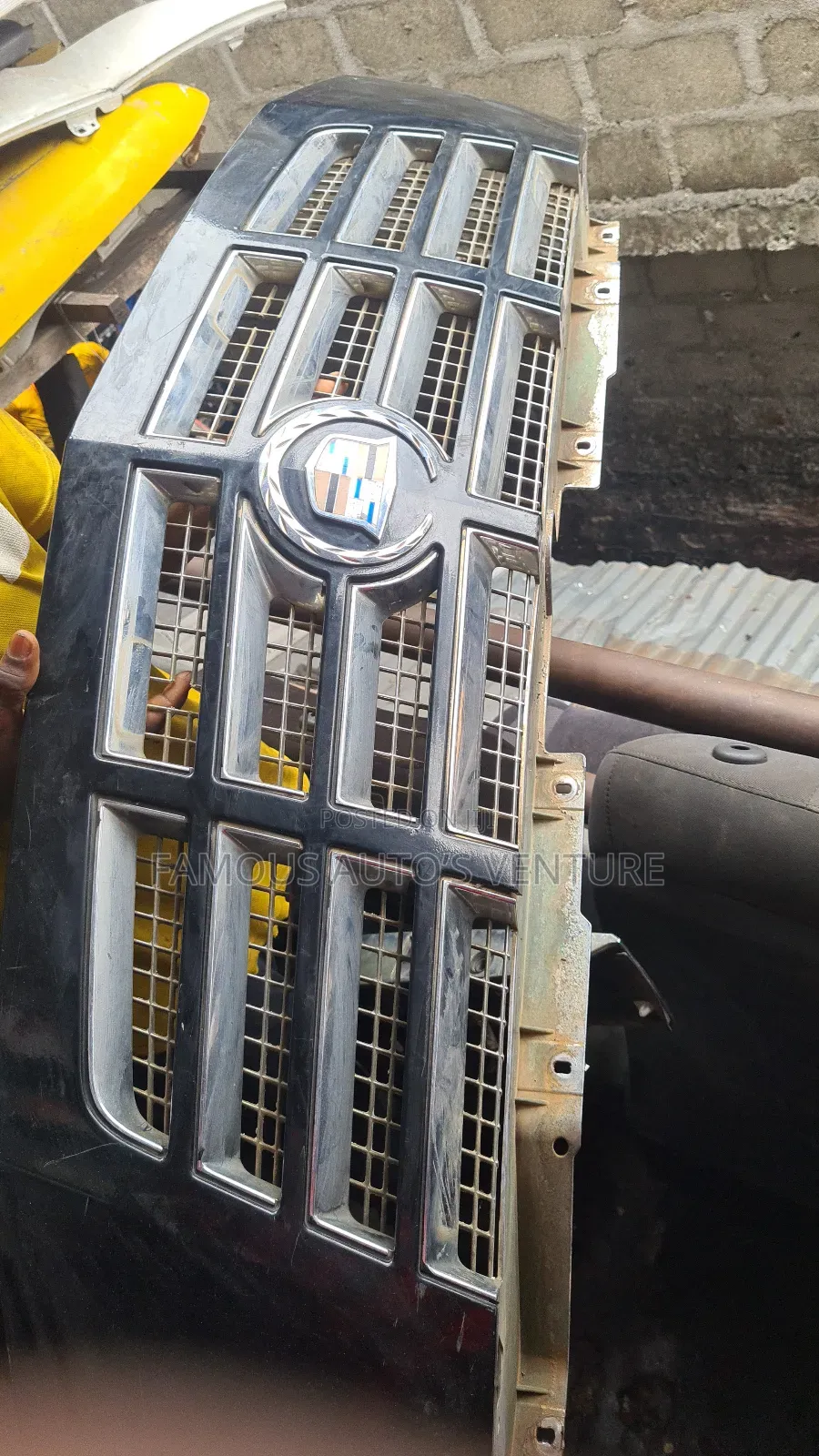 Front Grill GMC Escalate