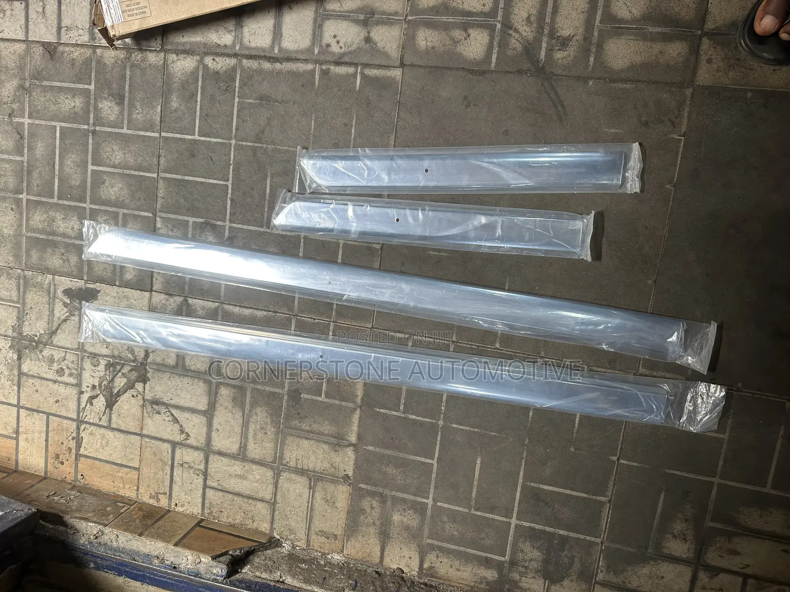 Door Chrome Lc 300 2024