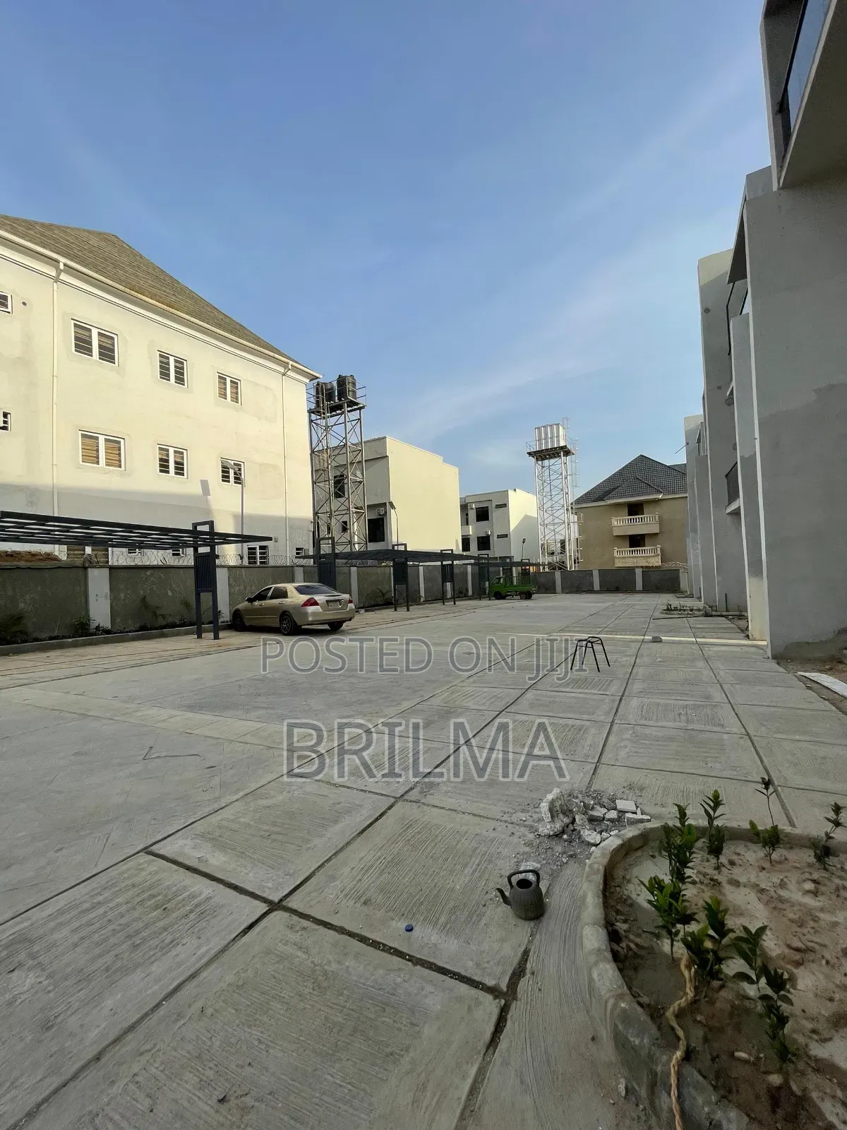 5bdrm Duplex in Jahi for sale