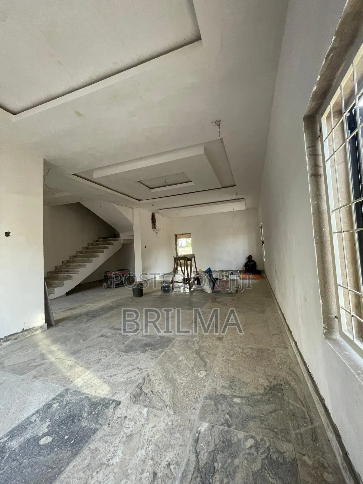 5bdrm Duplex in Jahi for sale