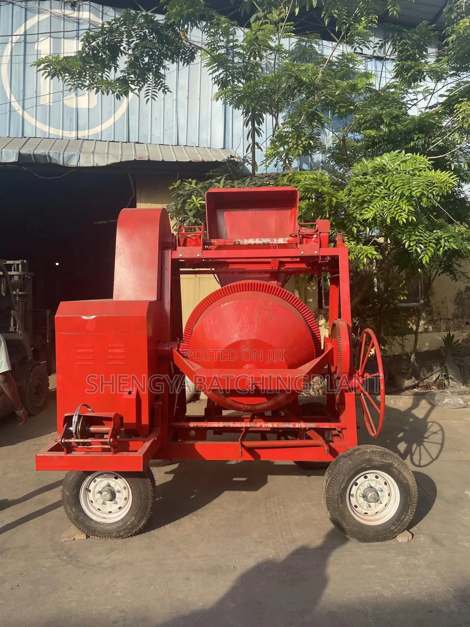 Self Loader Concrete Mixer With Hoist