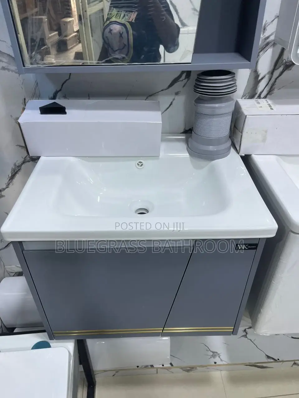 Cabinet Basin