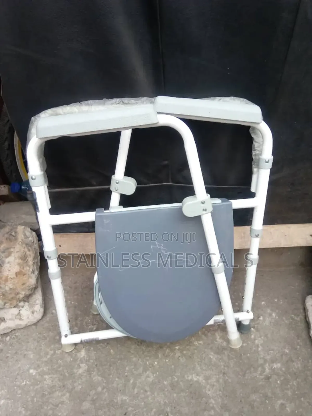 Komod Chair