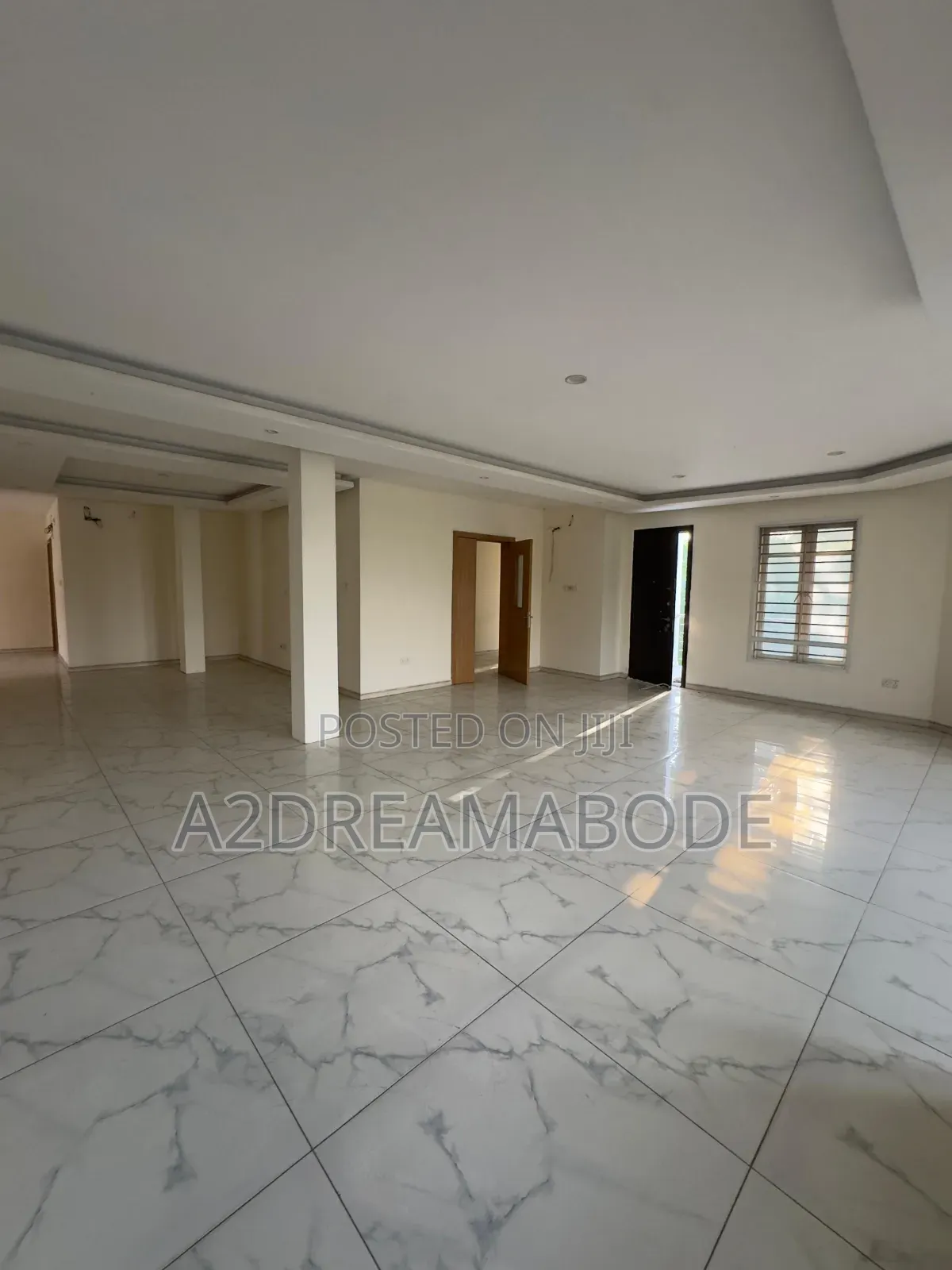 3bdrm Apartment in Ikeja Gra for rent